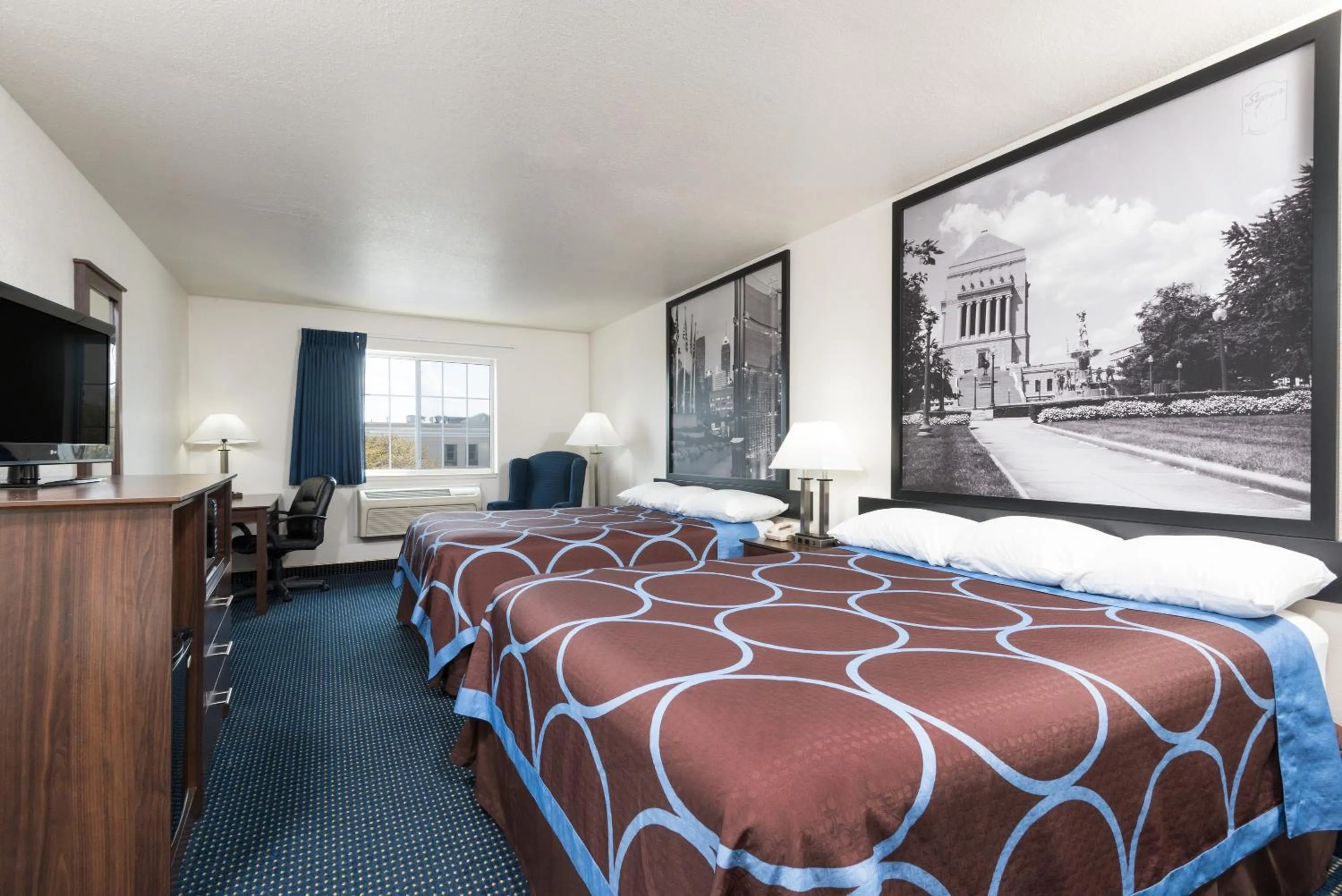 Queen Room with Two Queen Beds - Non-Smoking in Super 8 by Wyndham Greenfield