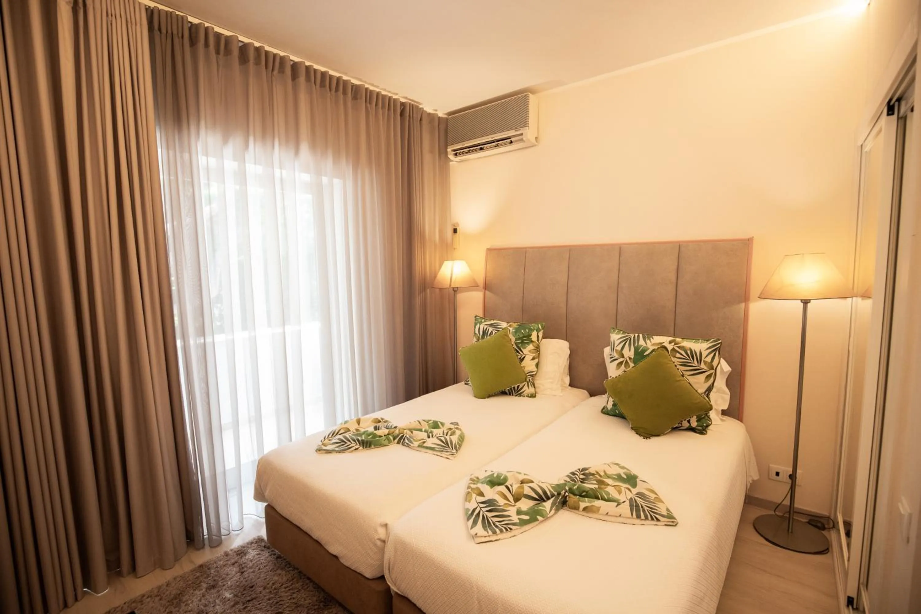 Standard Twin Room with Pool View in Hotel Lido