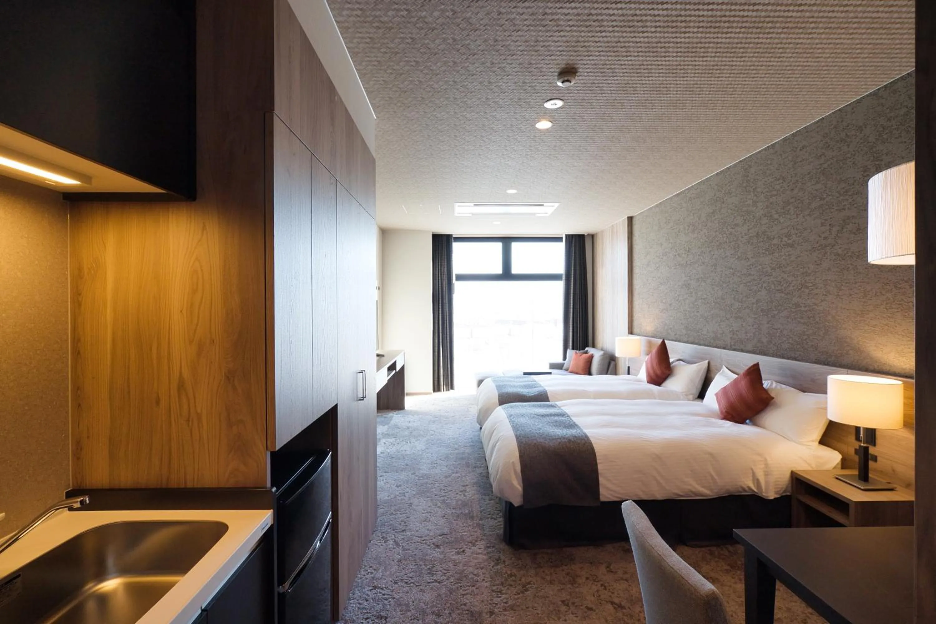 Superior Hollywood Twin Room in Winery Hotel and Condominium HITOHANA