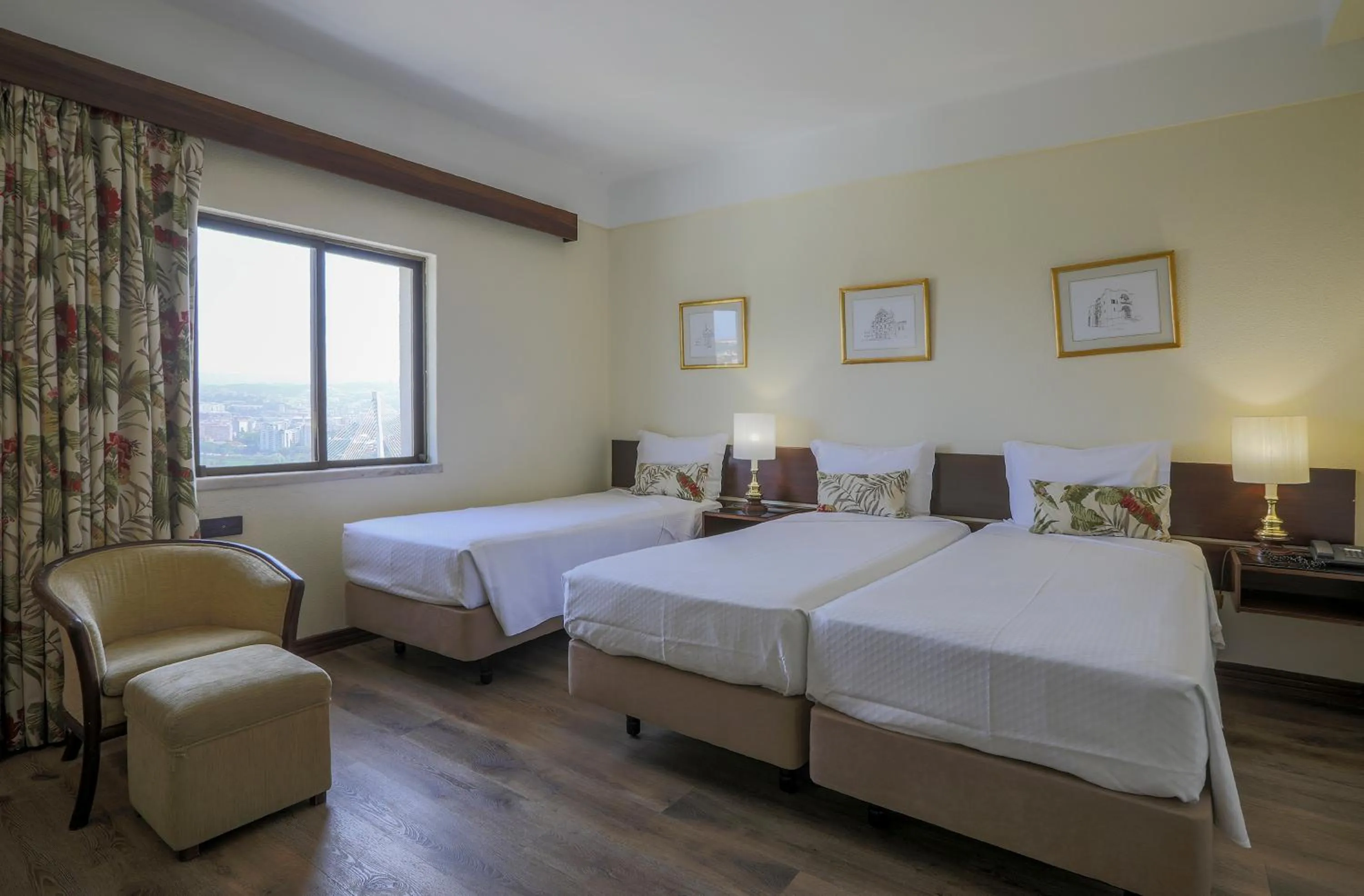 Double Room with Extra Bed in Hotel D. Luis
