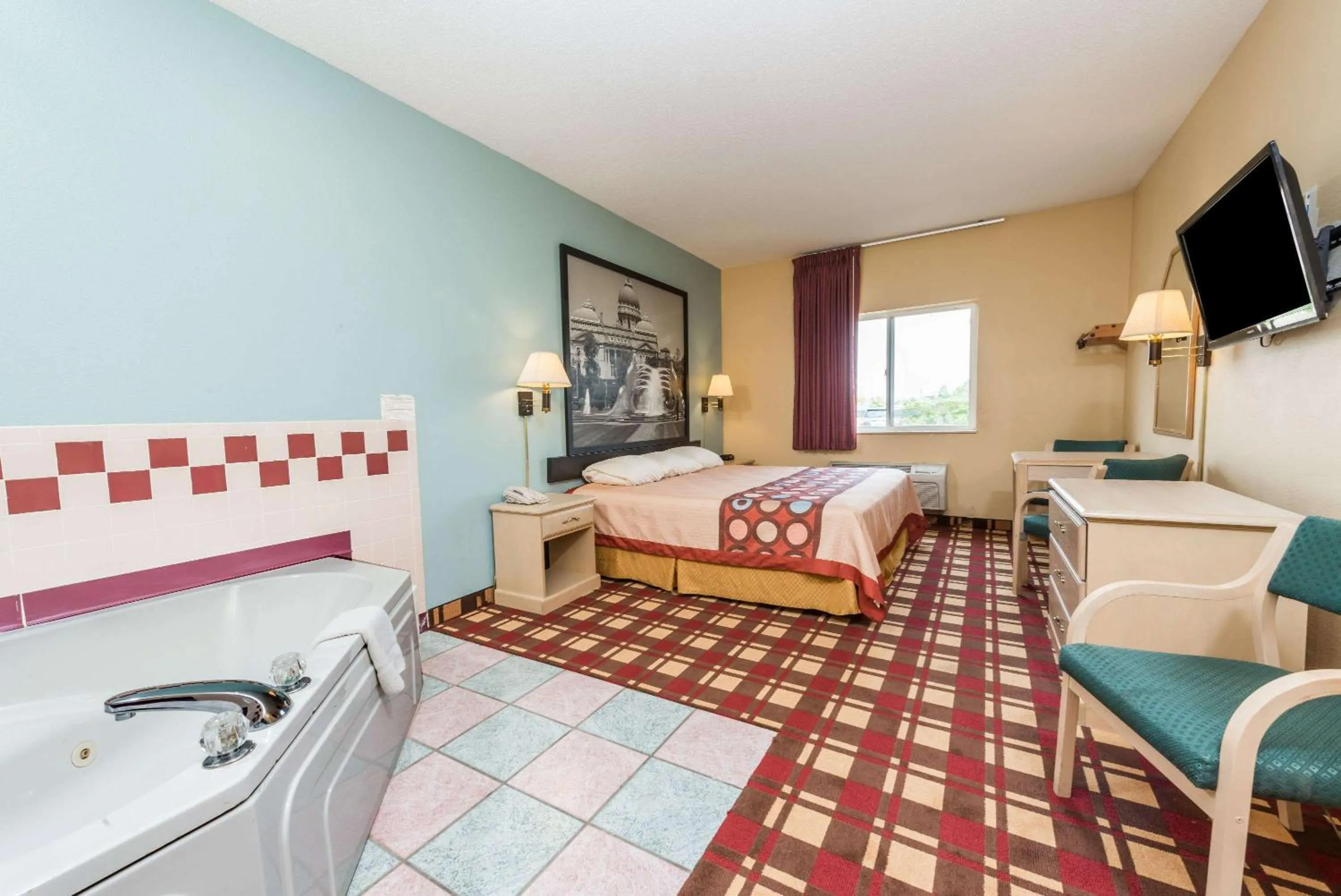 King Suite - Non-Smoking in Super 8 by Wyndham Martinsville