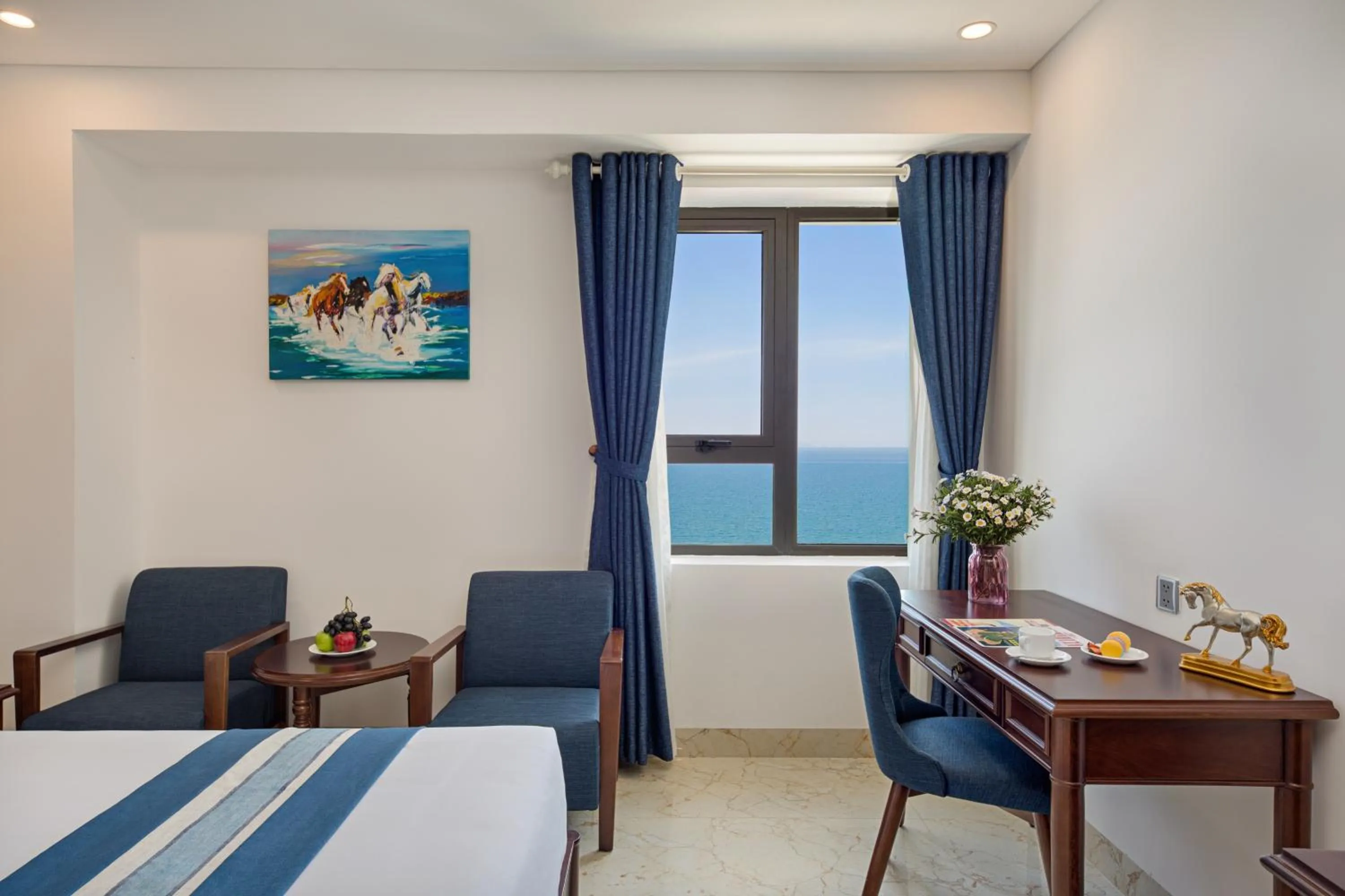 Deluxe Twin Room with Sea View in Eden Ocean View Hotel Da Nang