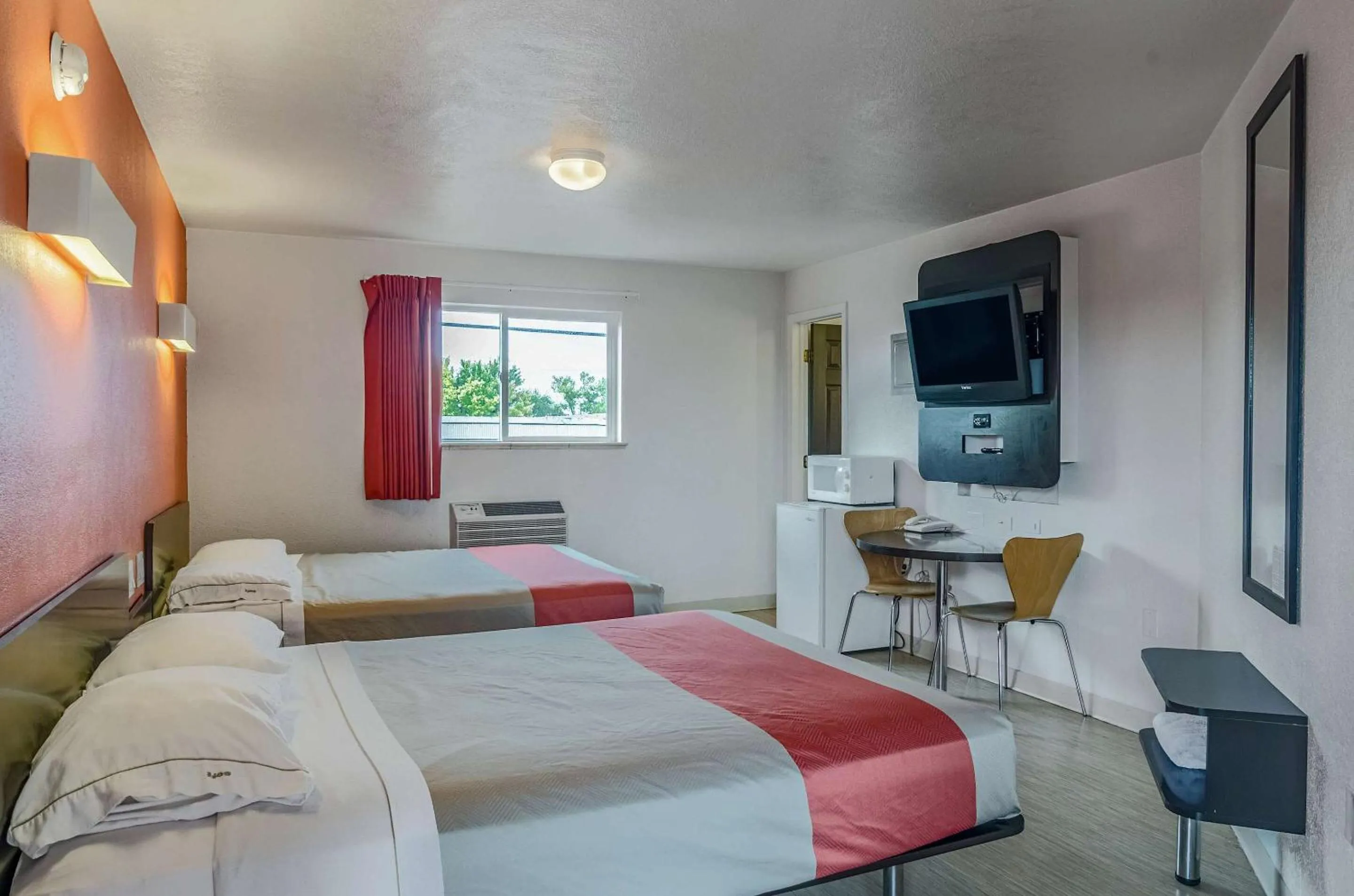 Queen Room with Two Queen Beds - Disability Access - Roll In Shower in Motel 6 Riverton WY
