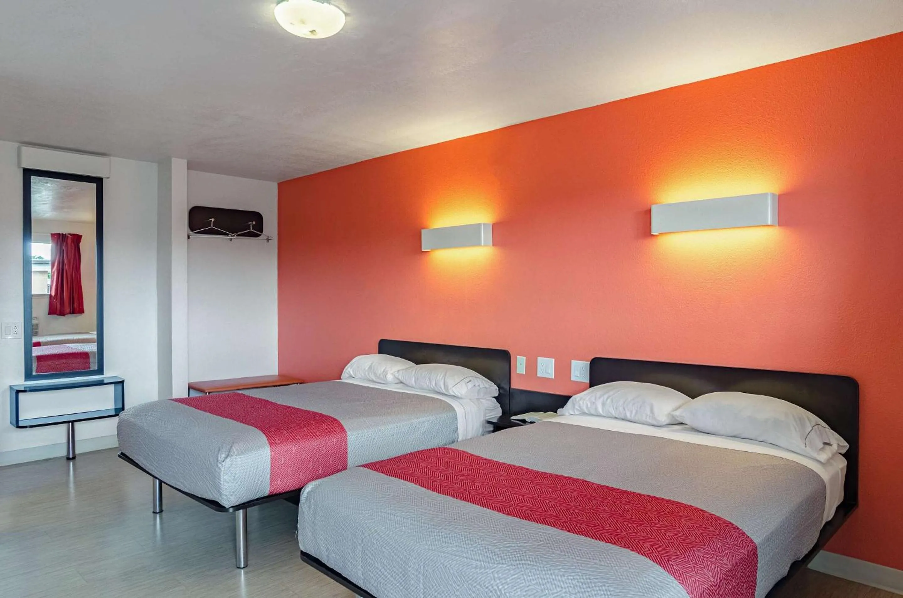 Queen Room with Two Queen Beds - Non-Smoking in Motel 6 Riverton WY