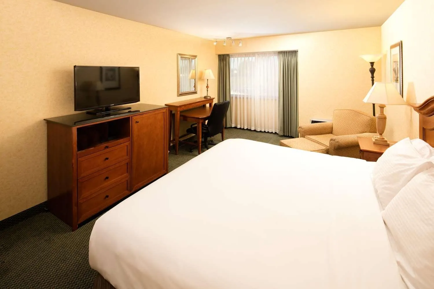 King Room - Disability Access in Red Lion Hotel Wenatchee City Center
