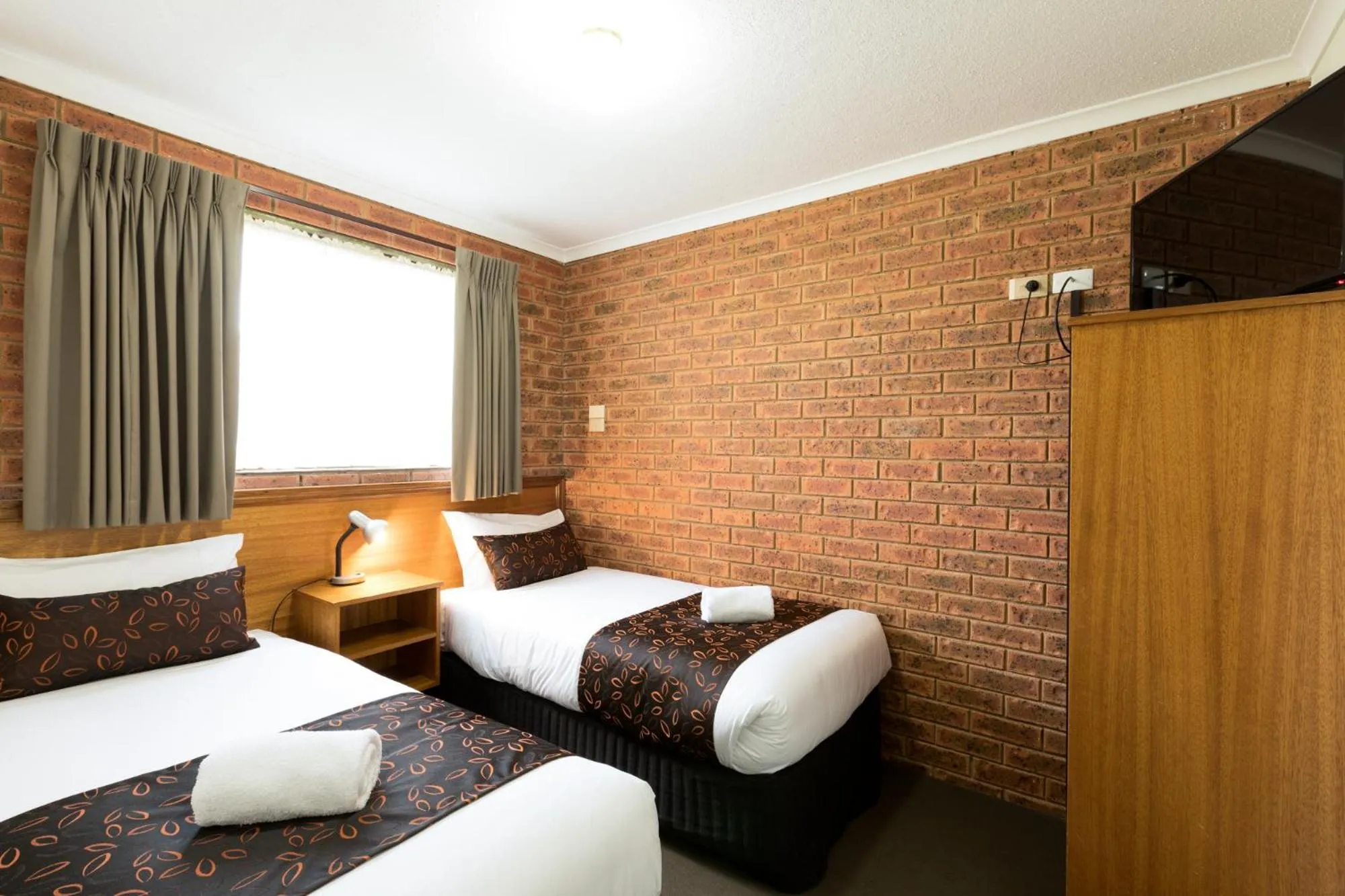 Two-Bedroom Suite in Advance Motel