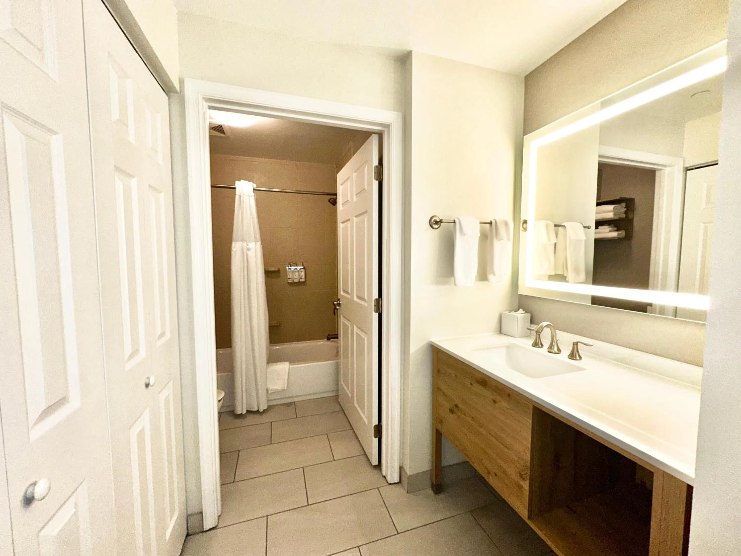 Studio Suite in Staybridge Suites East Stroudsburg - Poconos by IHG
