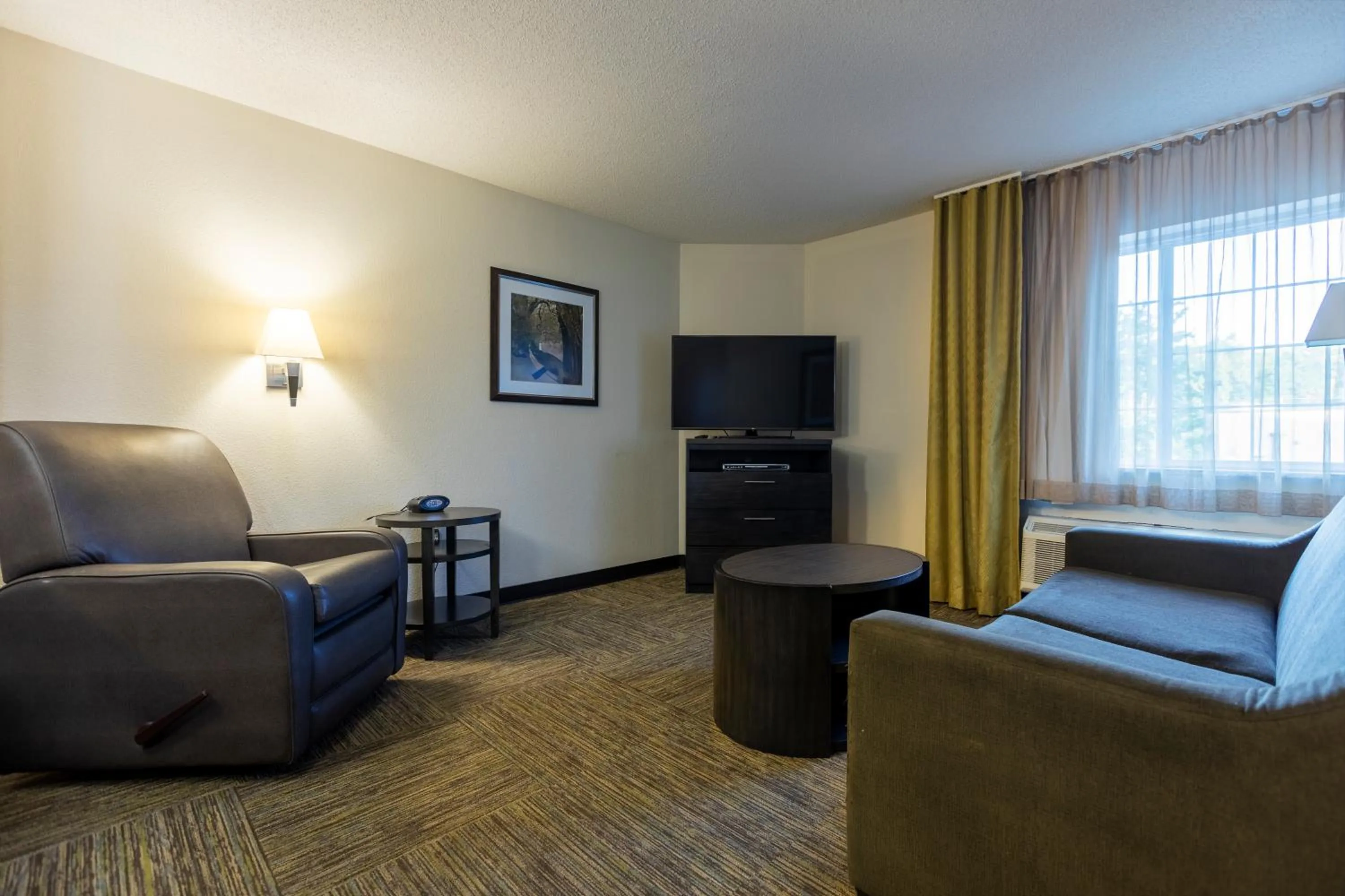 One-Bedroom Queen Room with Mobility Accessible Tub - Non-Smoking in Candlewood Suites Colonial Heights - Fort Lee by IHG