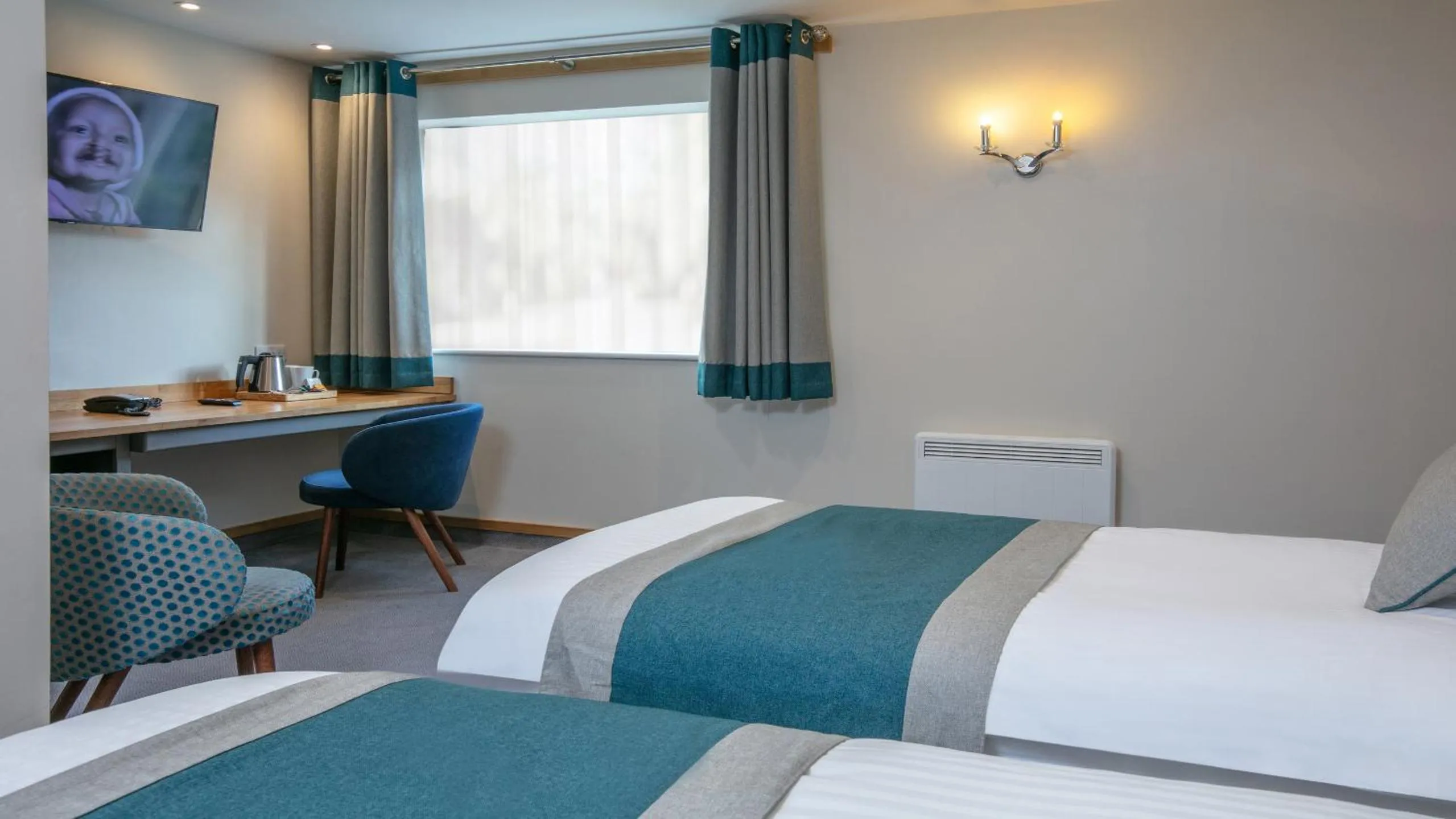 Standard Twin Room in Best Western Compass Inn