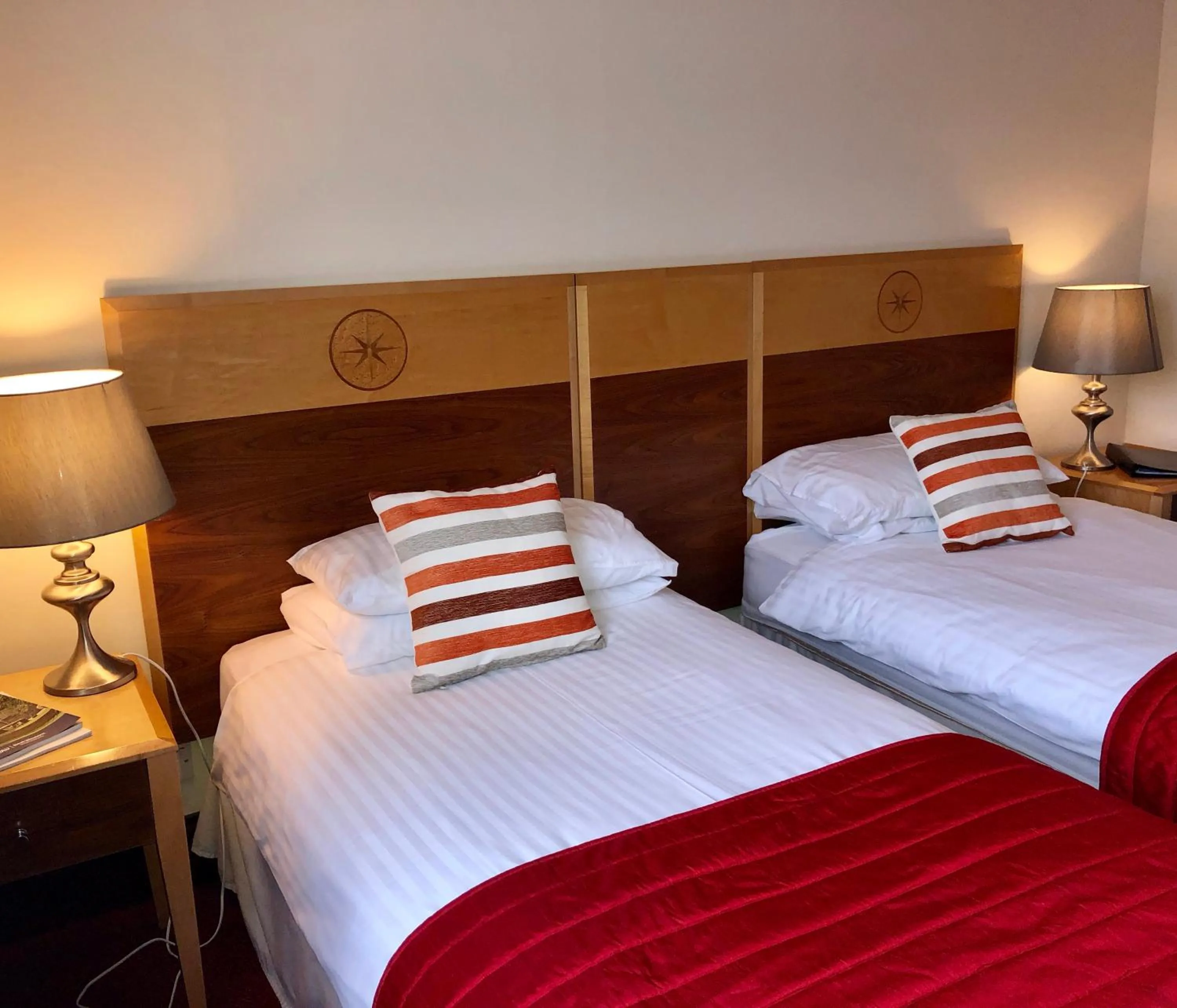 Executive Twin Room with View in Best Western Compass Inn