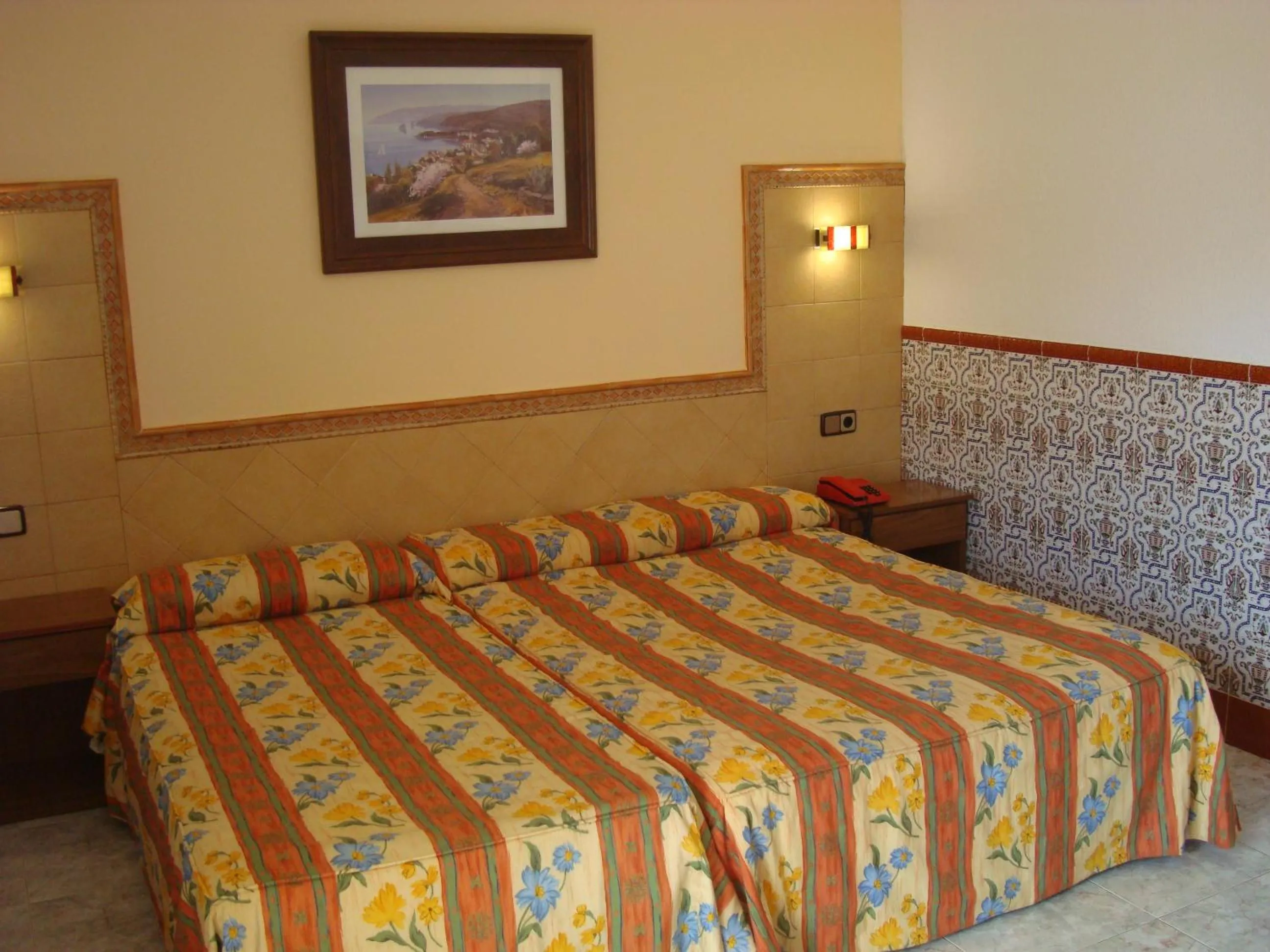 Double or Twin Room with Pool View in Hotel Univers