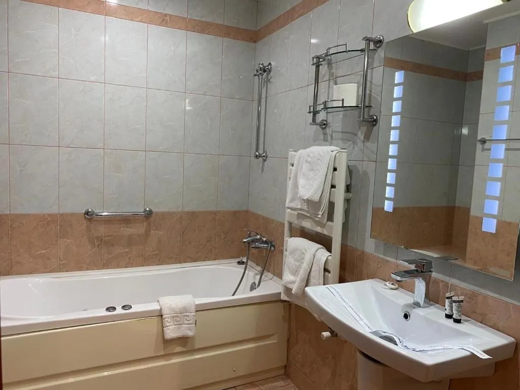 Deluxe Double Room in Samaa Hotel