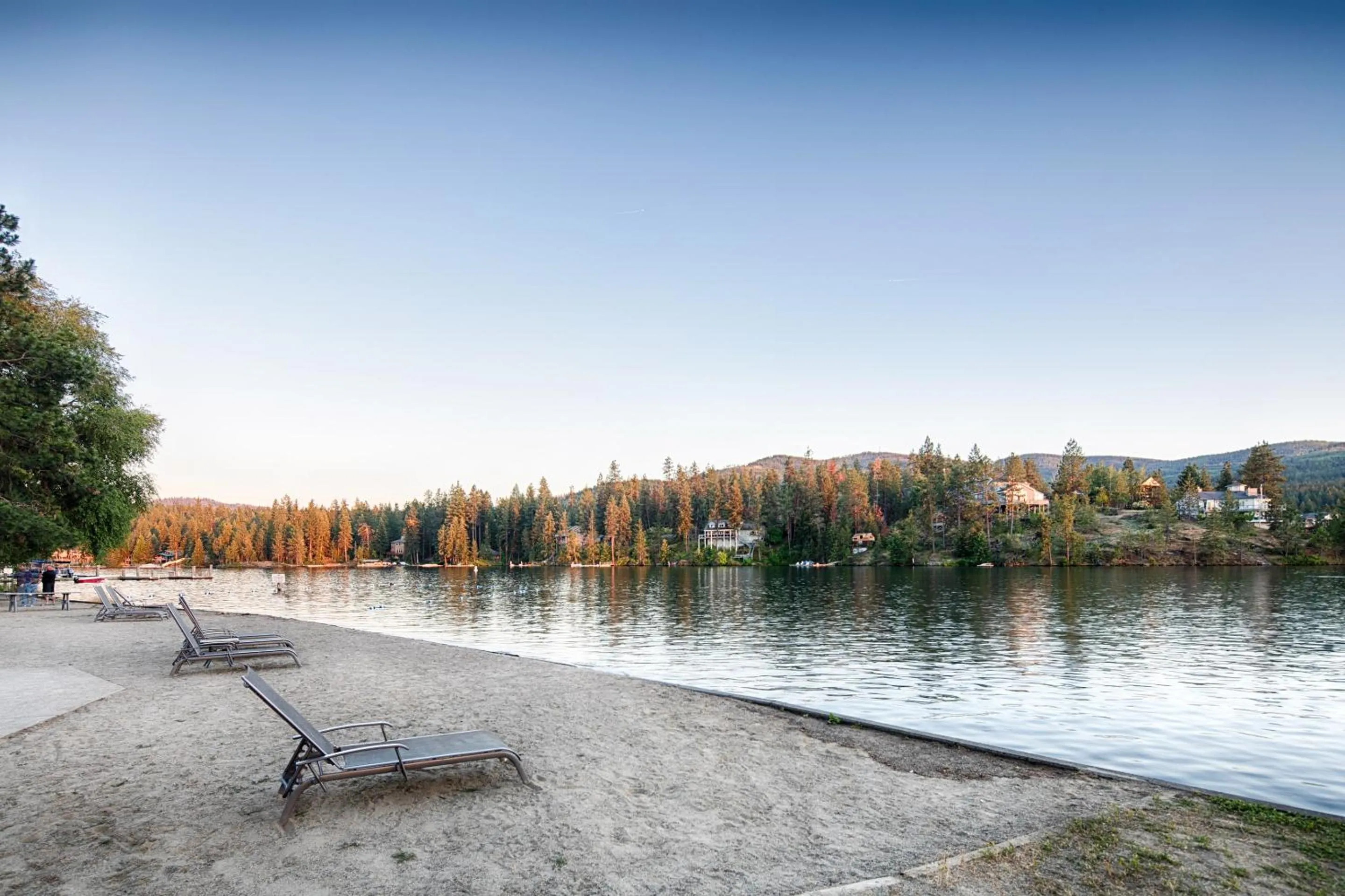 Queen Room with Two Queen Beds - River View in Red Lion Templin's Hotel on the River