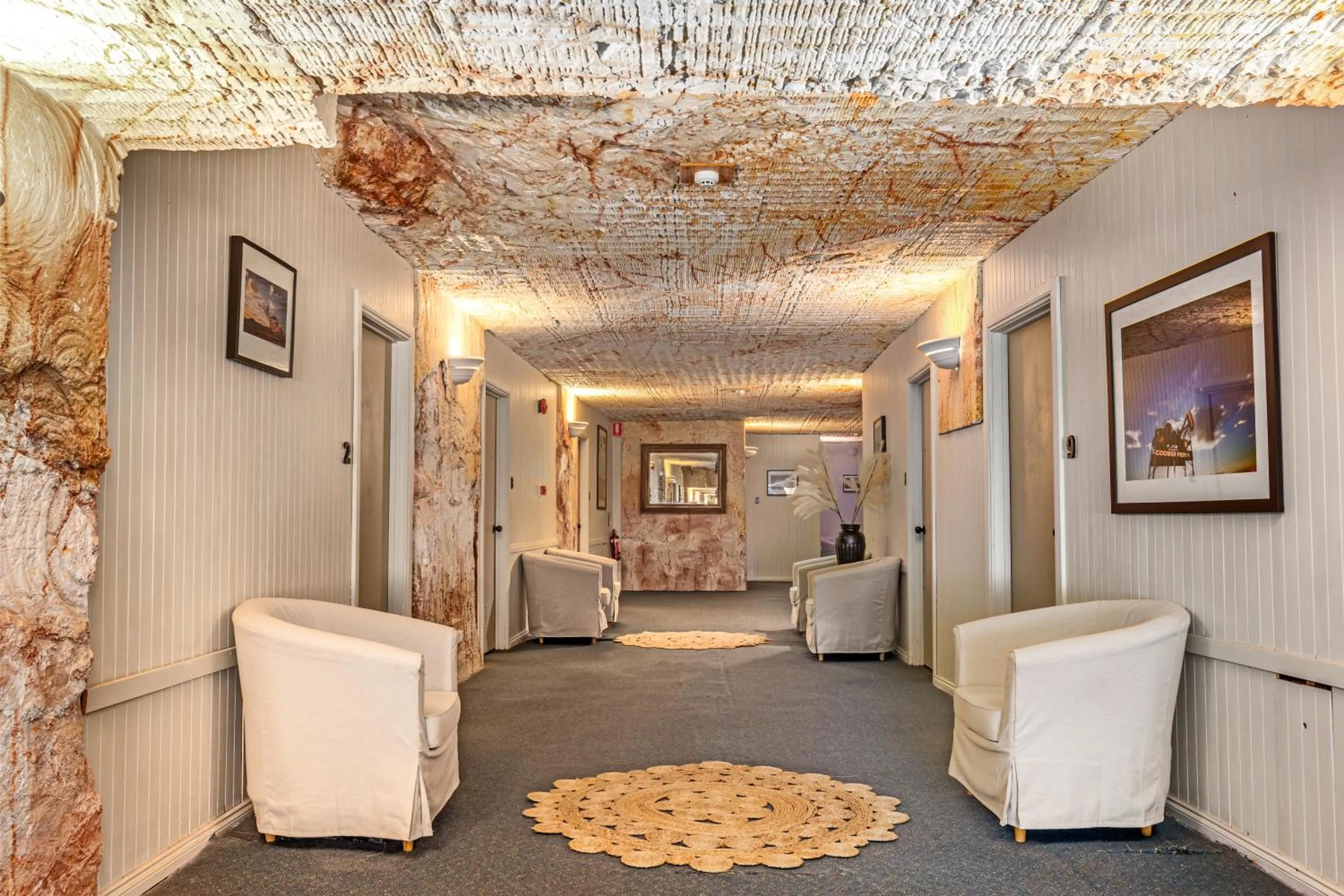 Queen Room in Coober Pedy Experience Motel