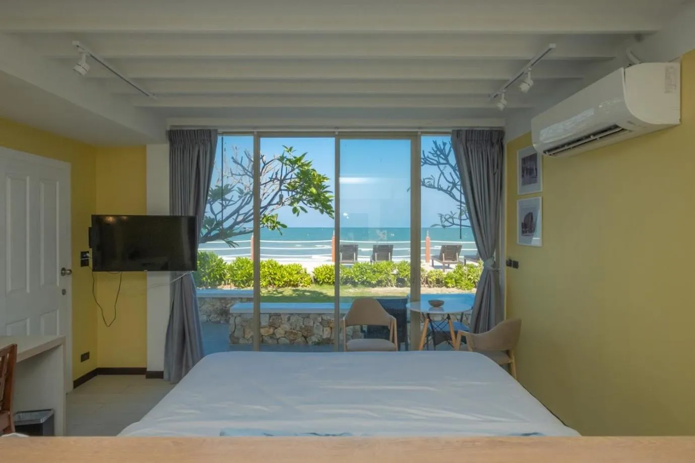 Deluxe Double Room with Sea View in De Chaochom Hua Hin