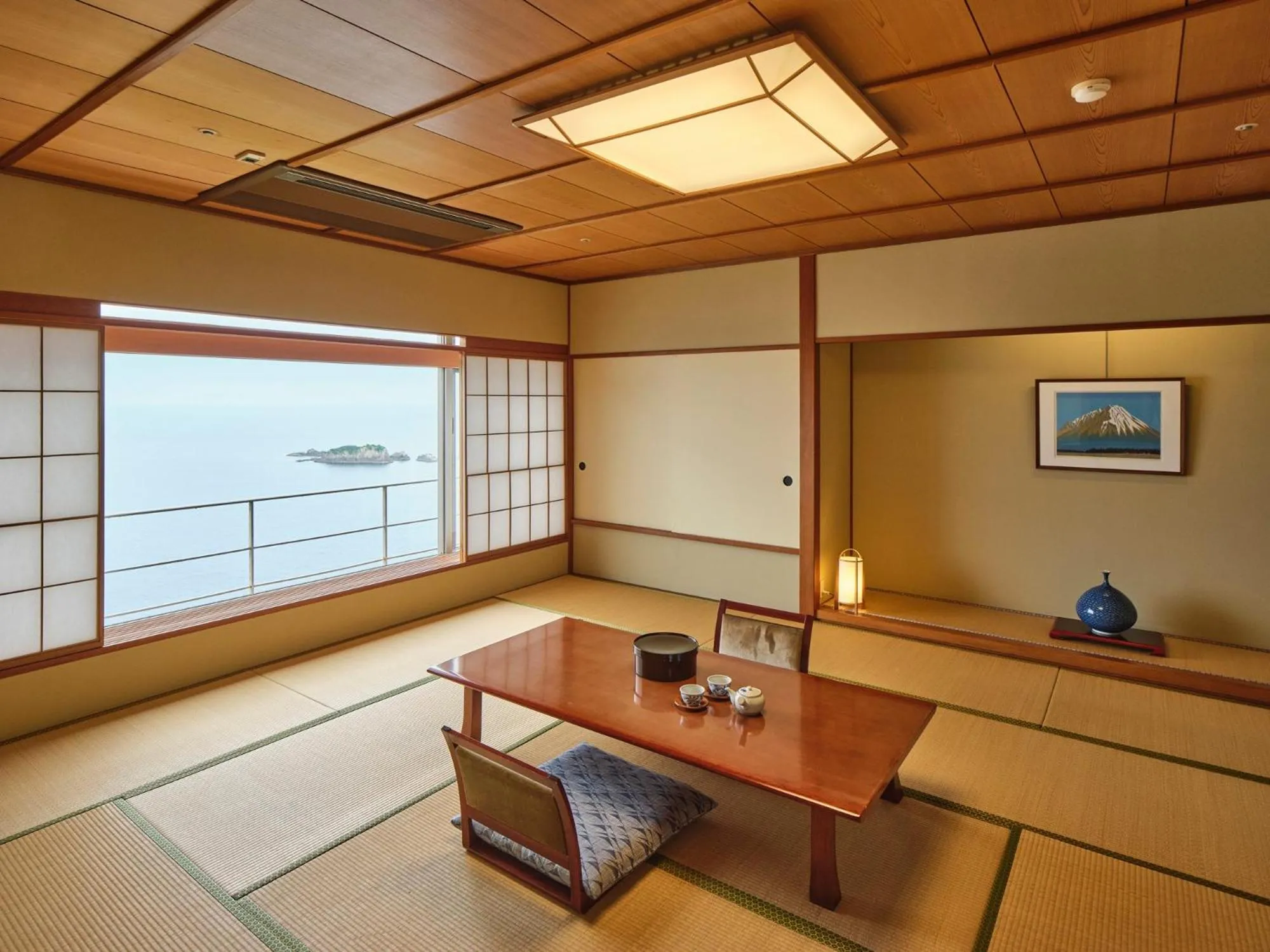 Suite Room with Open-Air Bath with Ocean View - Sanjokan in Hotel Urashima
