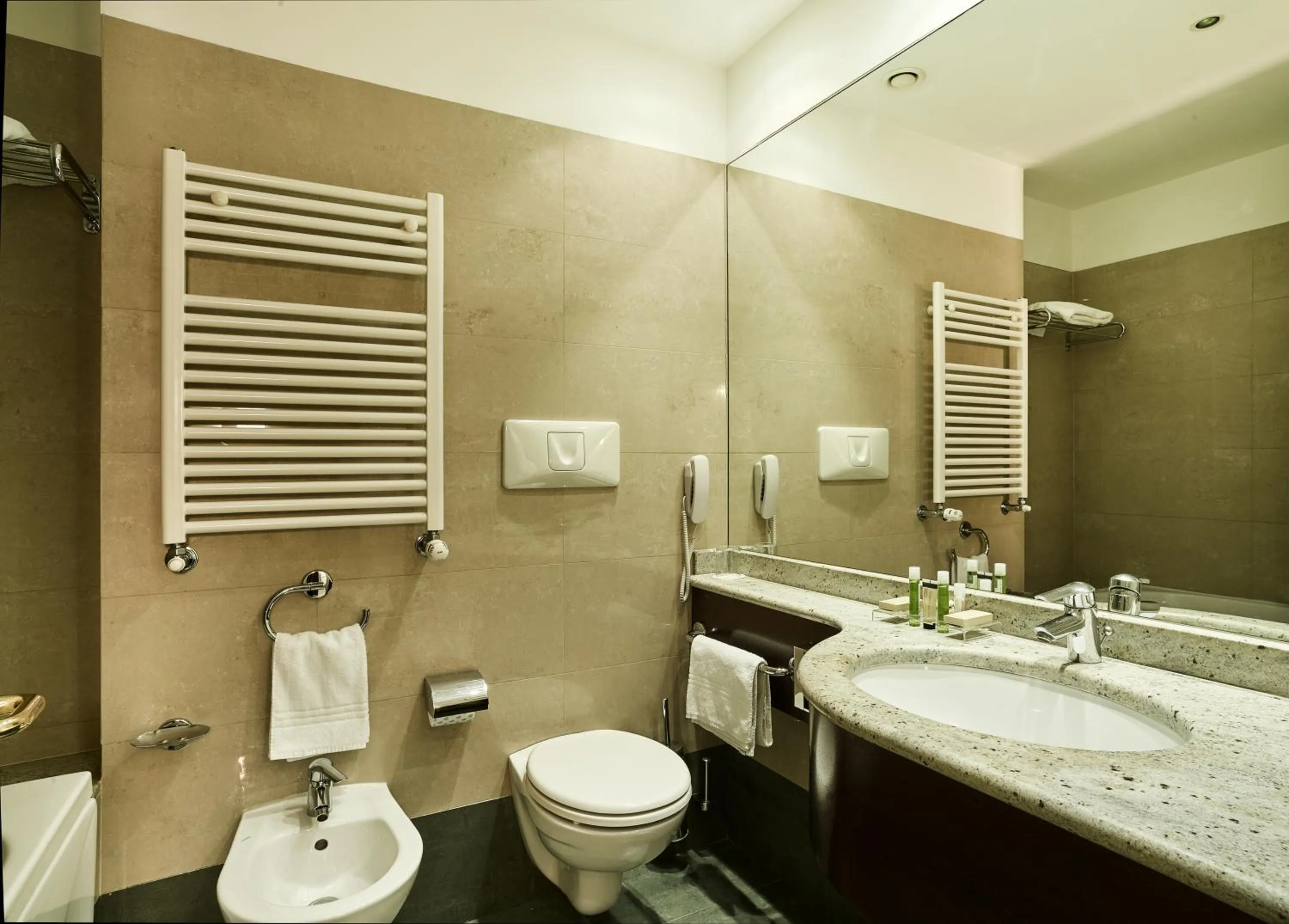 Comfort Double Room in Meditur Hotel Bologna