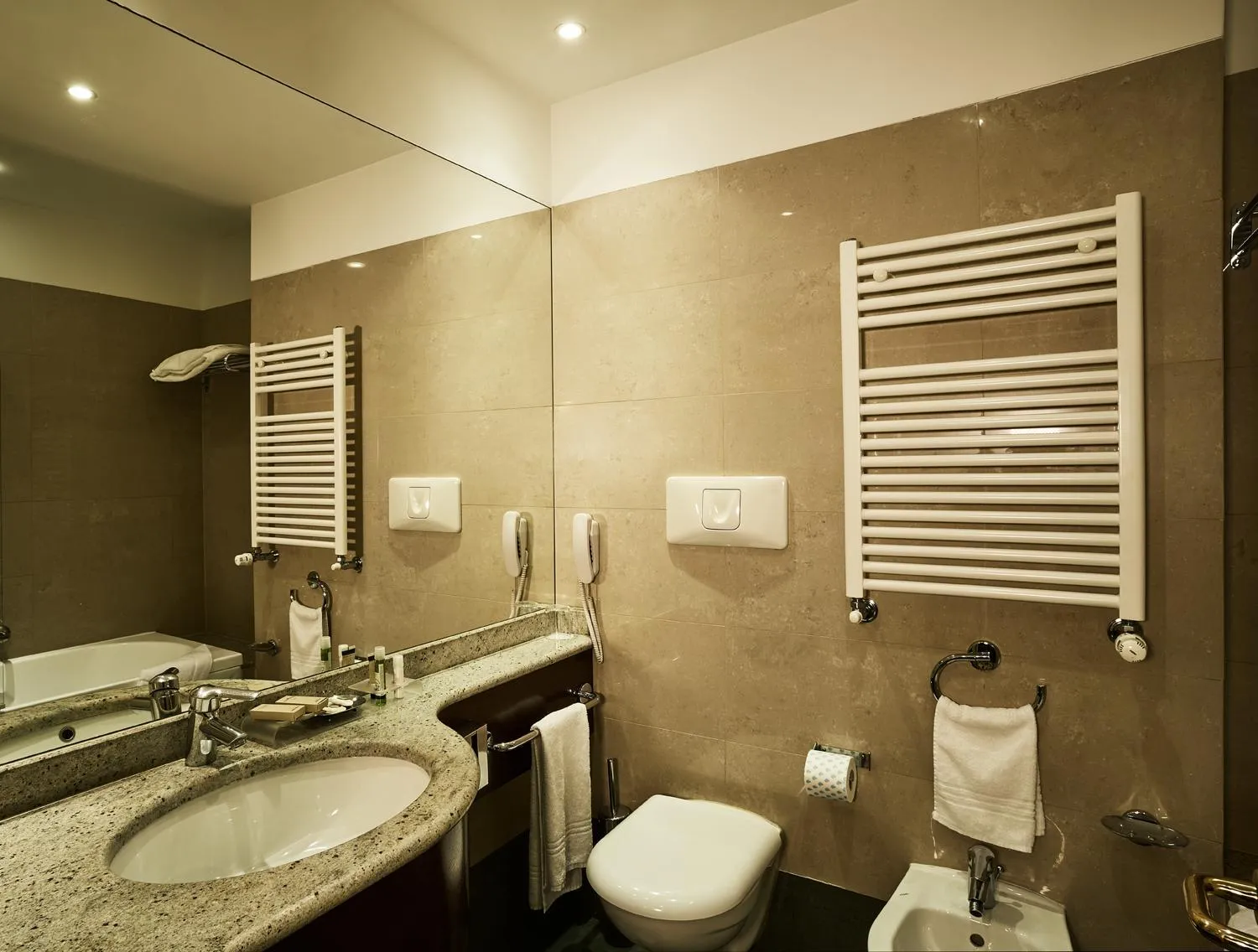 Comfort Twin Room in Meditur Hotel Bologna