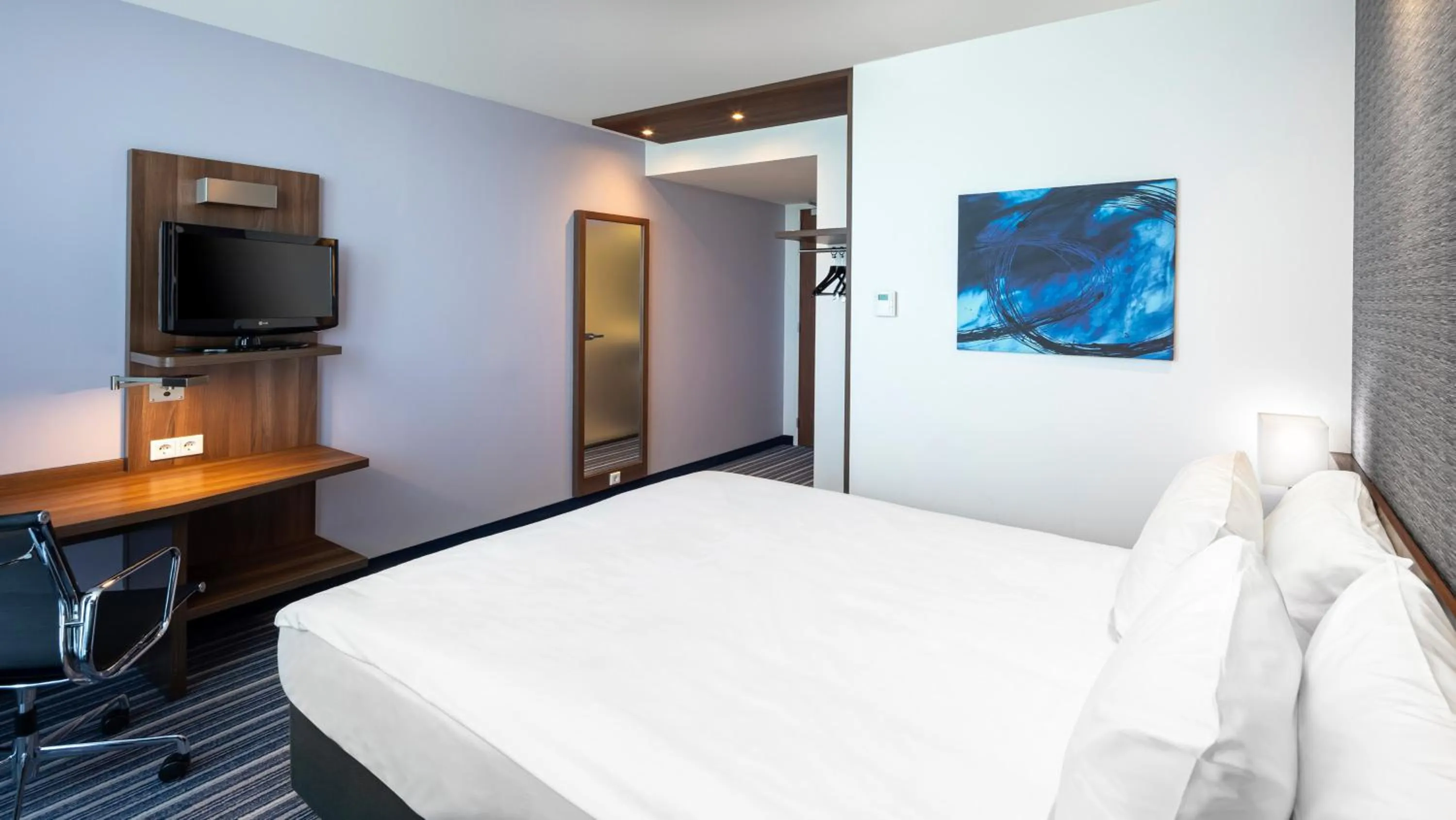 Standard Queen Room - Free Breakfast in Holiday Inn Express Amsterdam - South by IHG