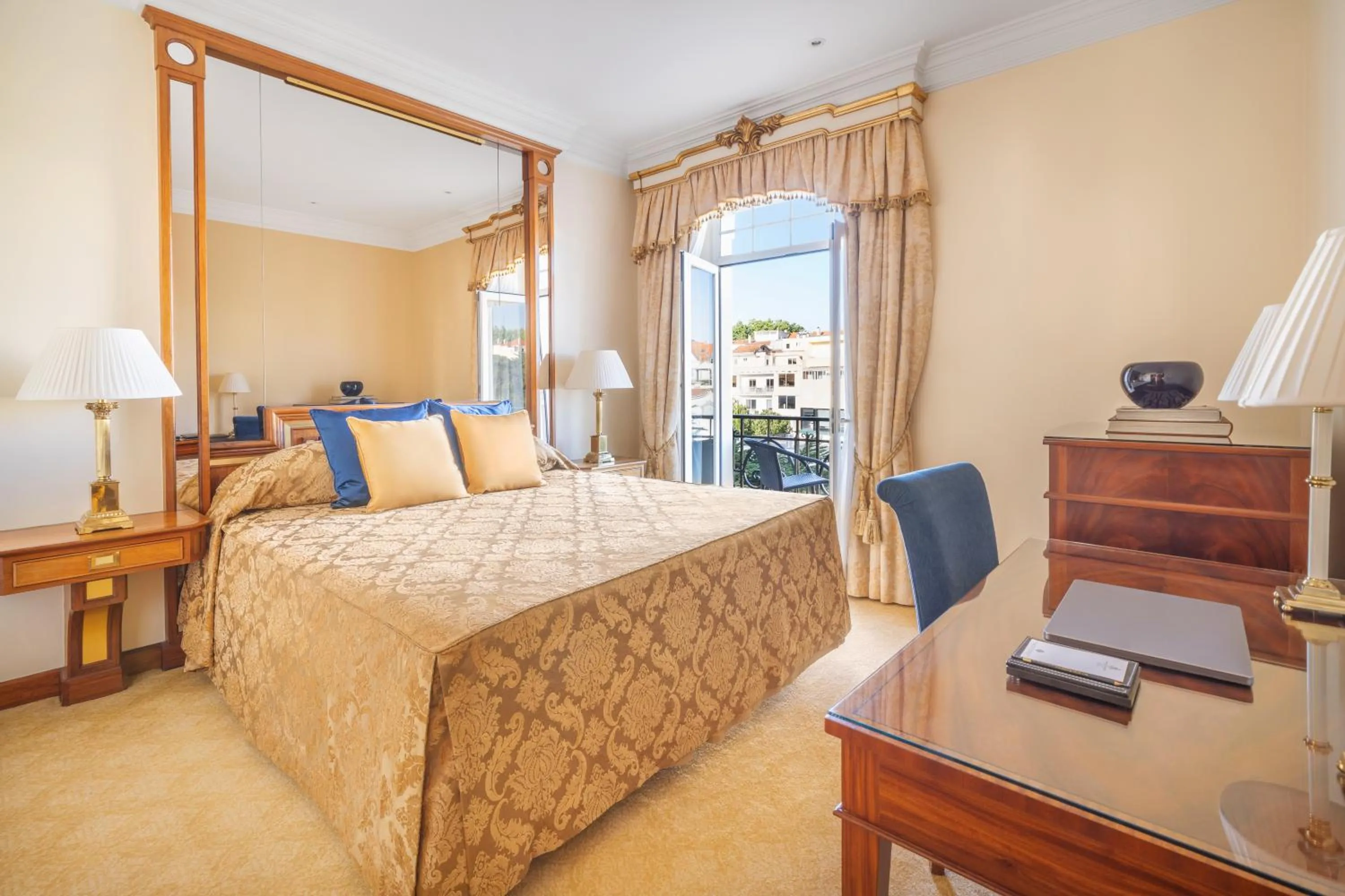 Junior Suite in Palácio Estoril Hotel, Golf & Wellness