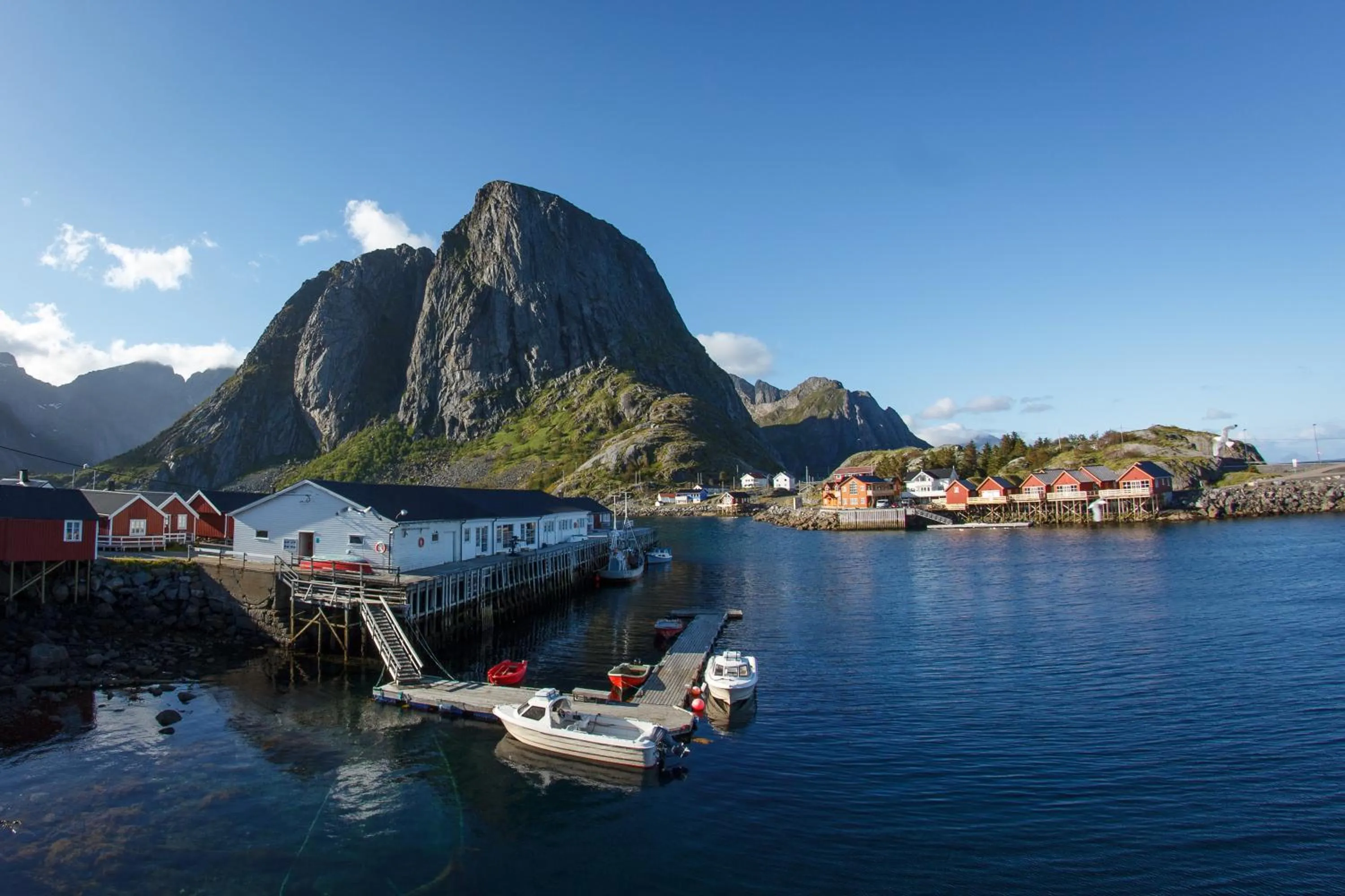 Waterfront Superior One-Bedroom Apartment in Eliassen Rorbuer