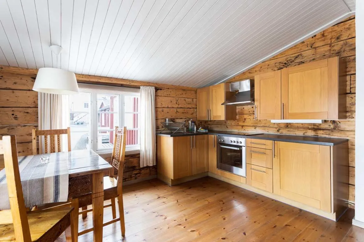 Traditional One-Bedroom Cottage in Eliassen Rorbuer