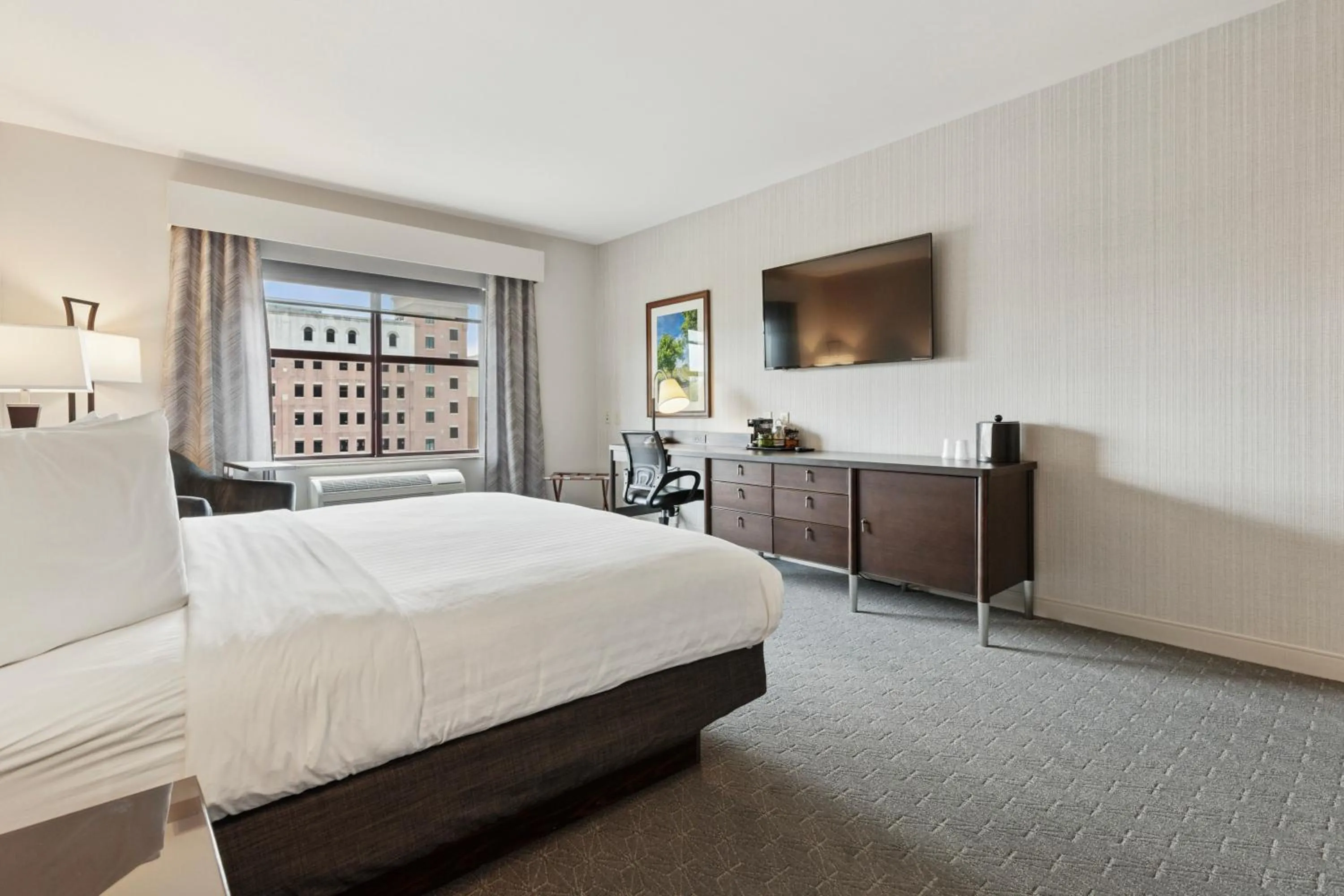 Deluxe King Room in The Hotel Warner