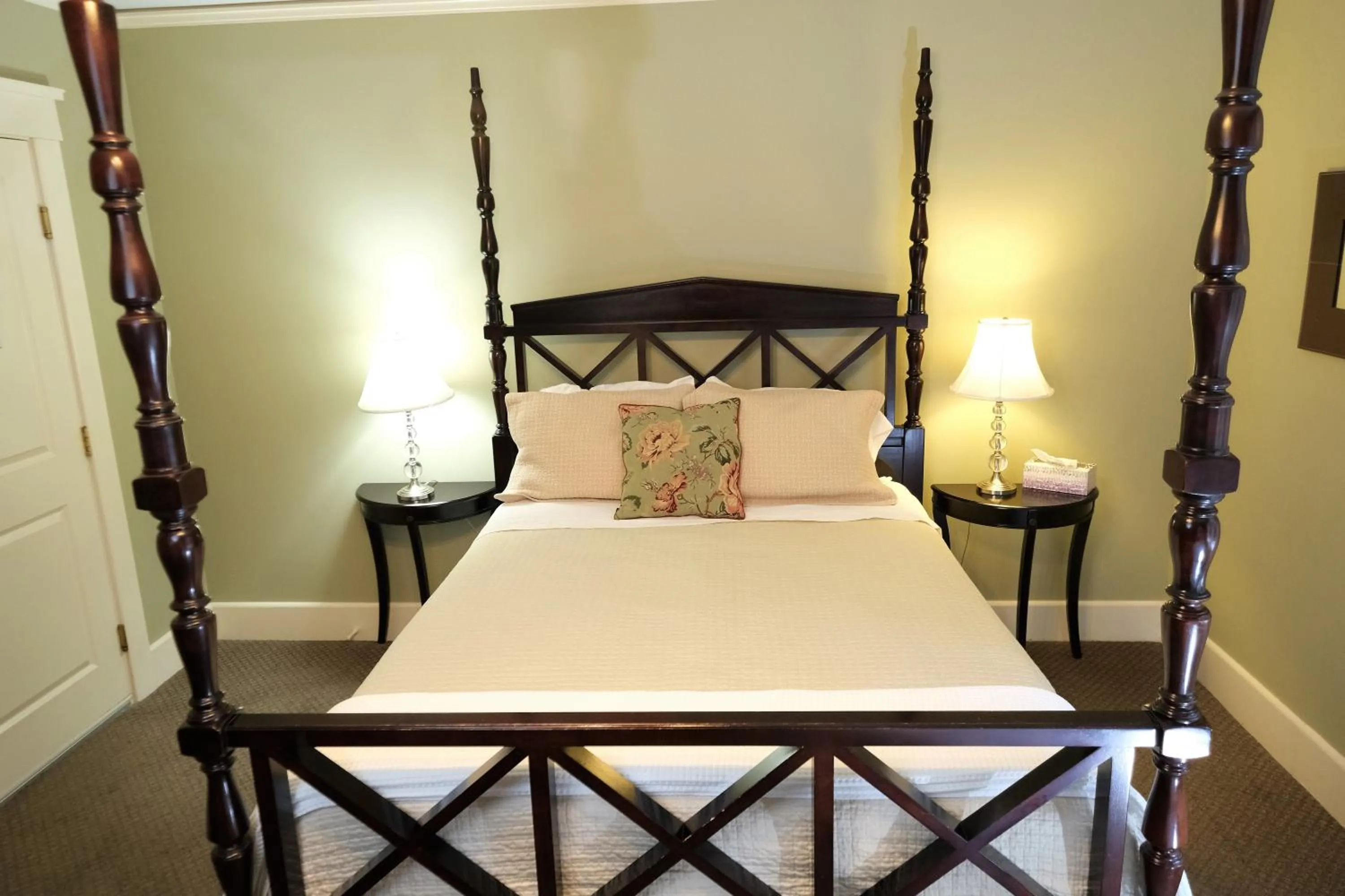 Tree House (#5) in Arroyo Vista Inn