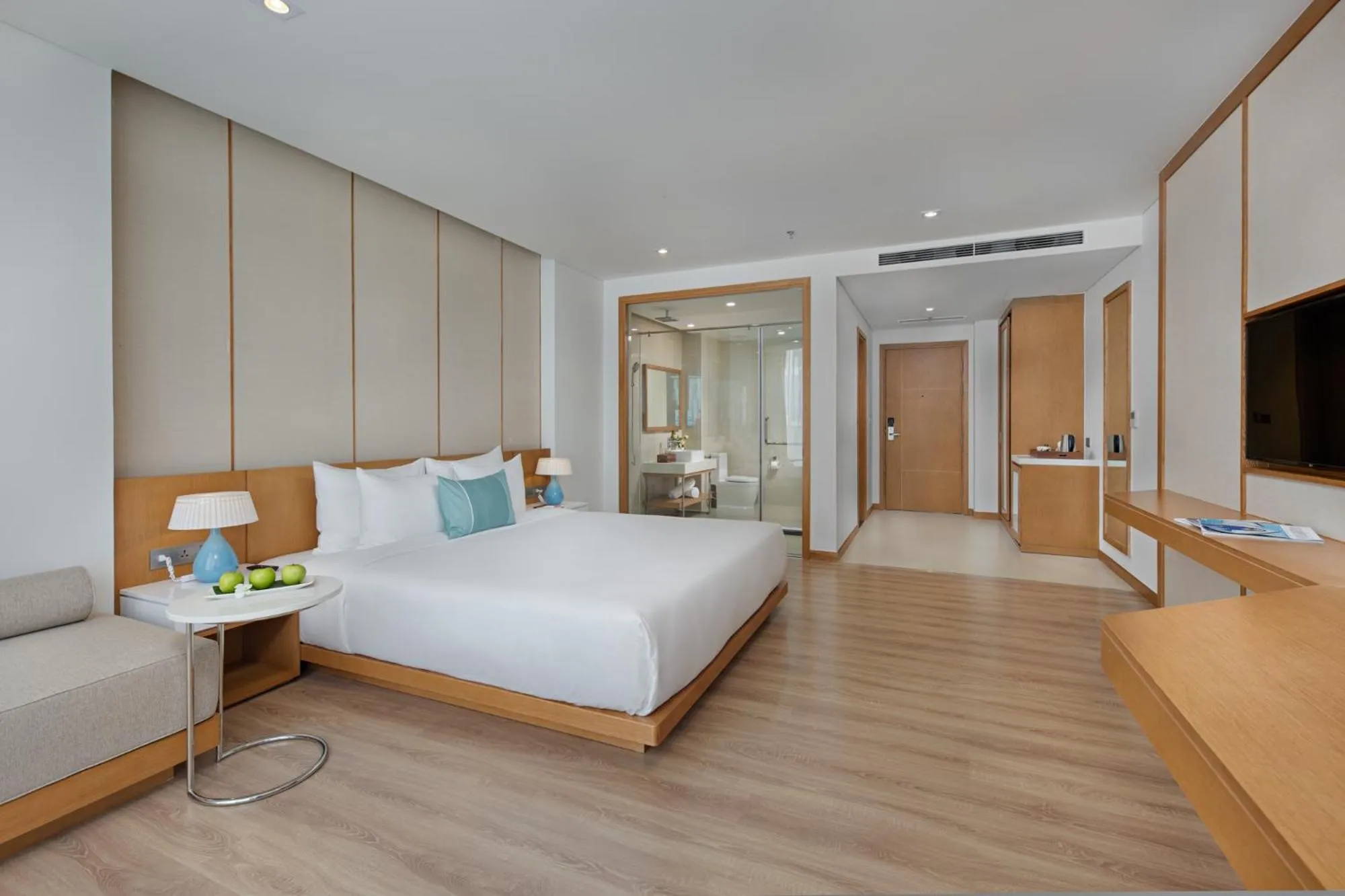 Premier Suite Double City view with Balcony in TMS Hotel Da Nang Beach