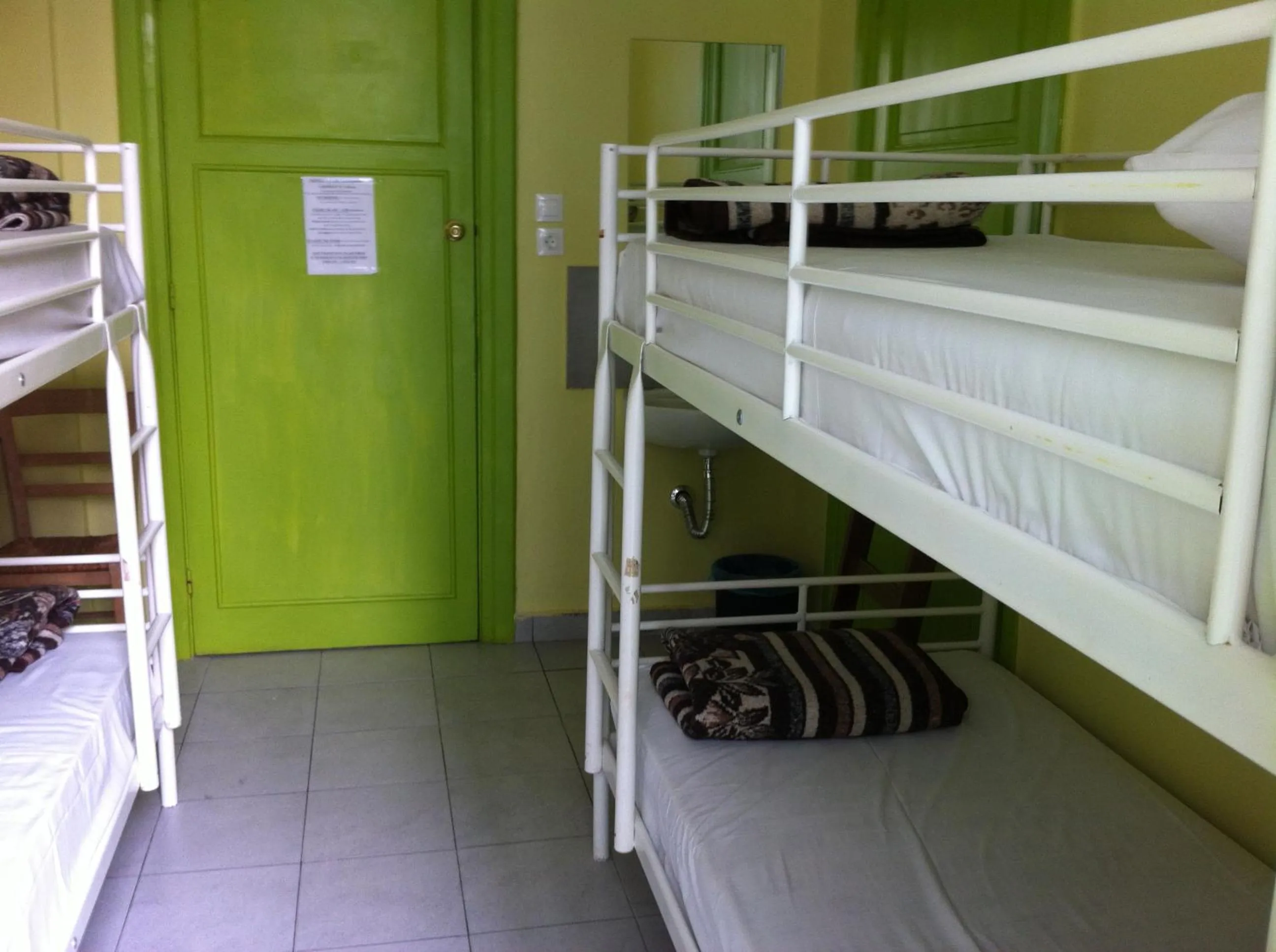 Quadruple Room with Shared Bathroom in Zeus Hostel