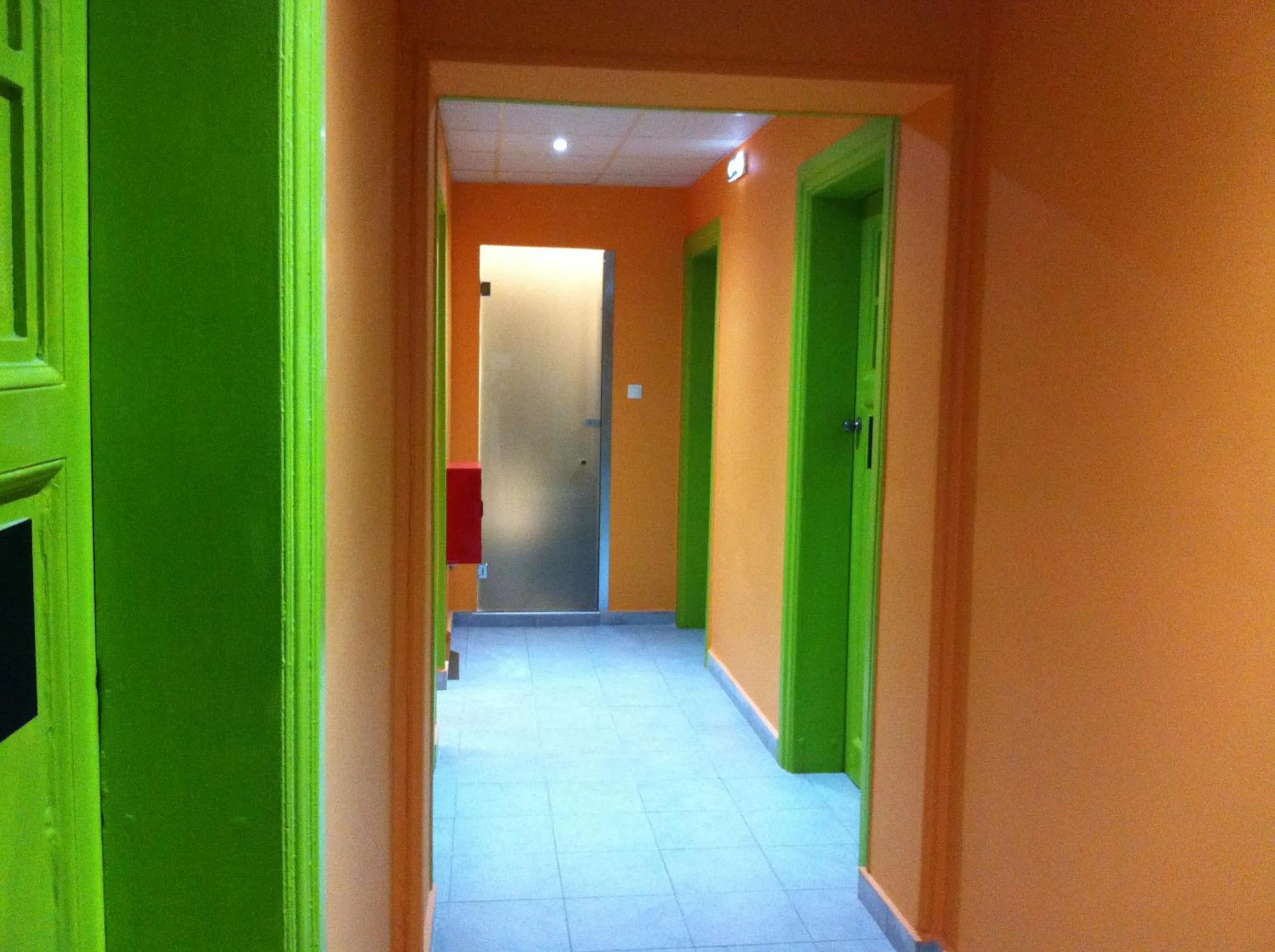 Twin Room with Shared Bathroom in Zeus Hostel