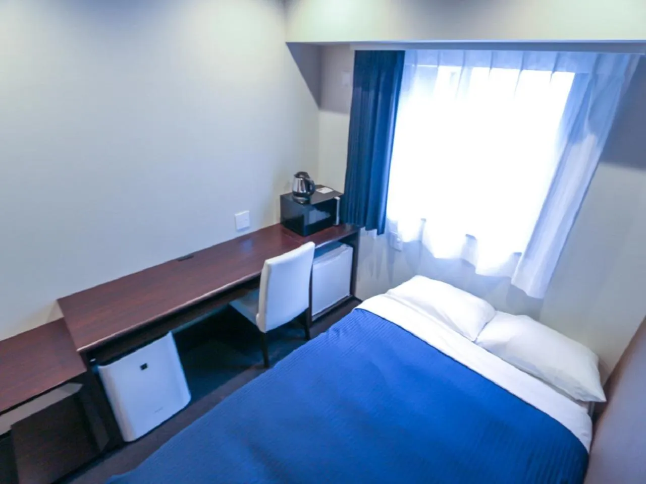 Double room with Small Double Bed -Smoking in HOTEL LiVEMAX Yokohama Kannai Ekimae