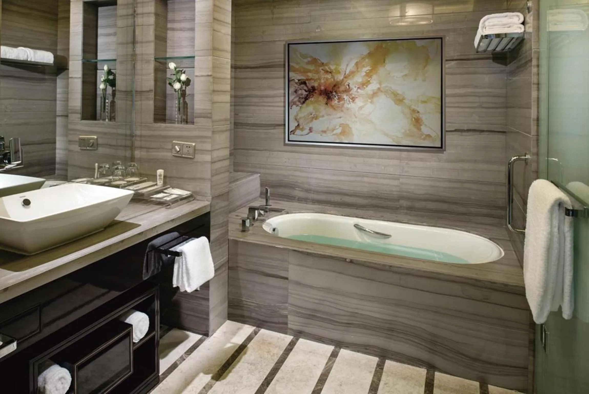 Standard Twin Room - Smoking in Crowne Plaza Hefei by IHG