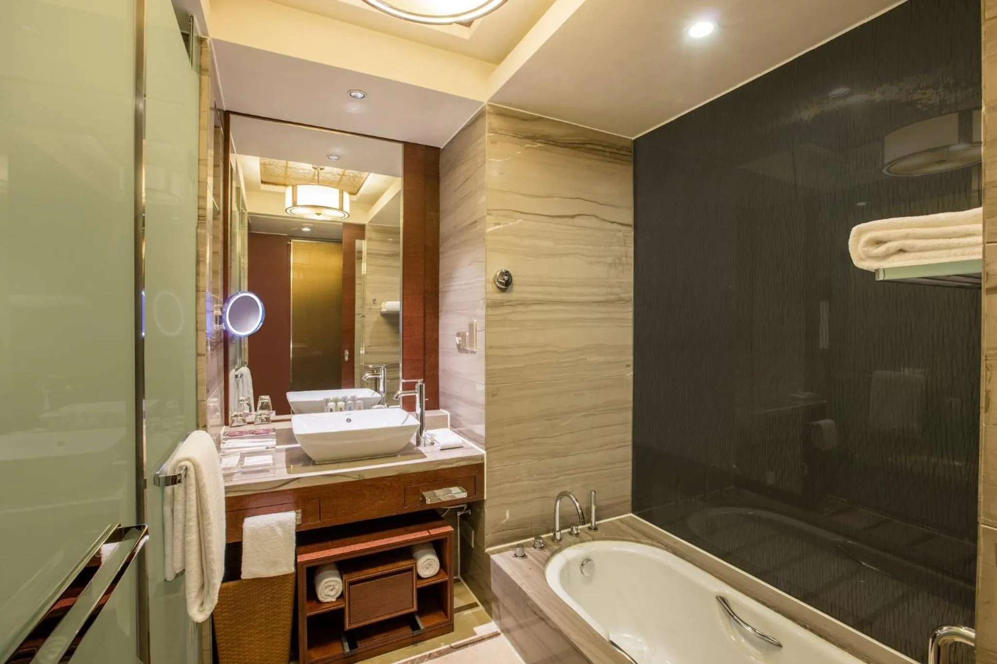 Standard King Room in Crowne Plaza Hefei by IHG