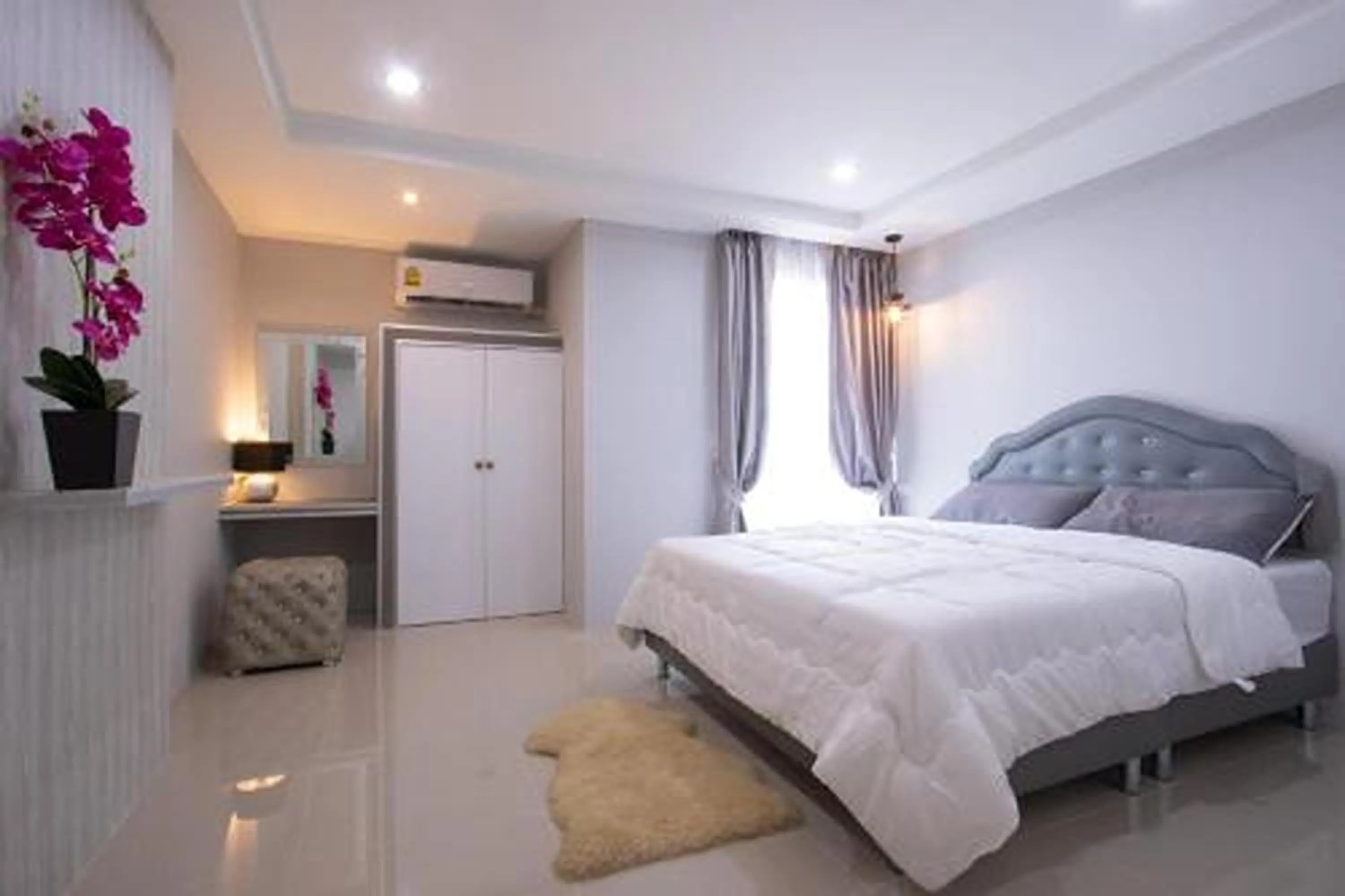 Superior Queen Room in 51 Suanplu Residence