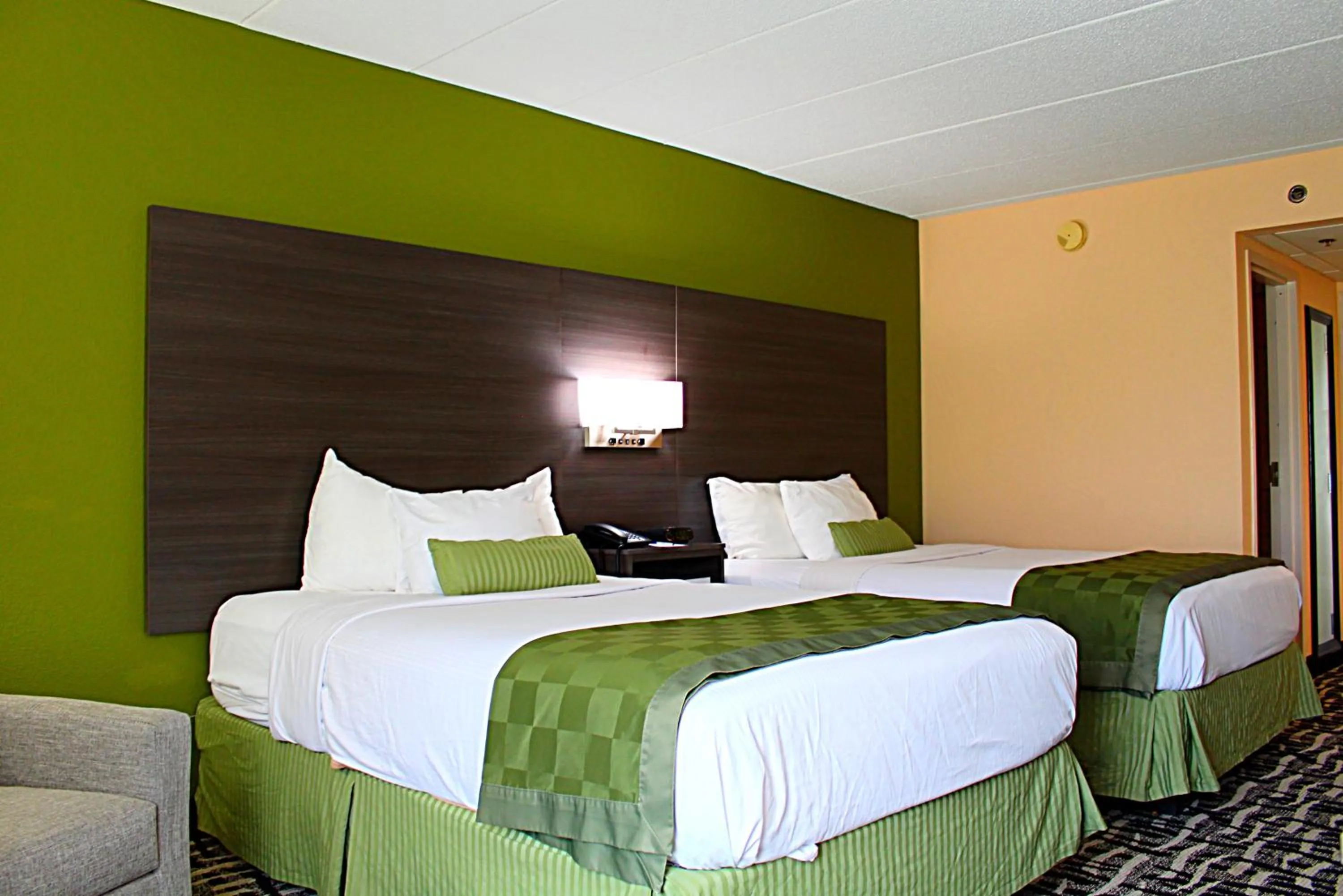 Deluxe Double Room with Two Double Beds - Non-Smoking in Baymont by Wyndham Springfield