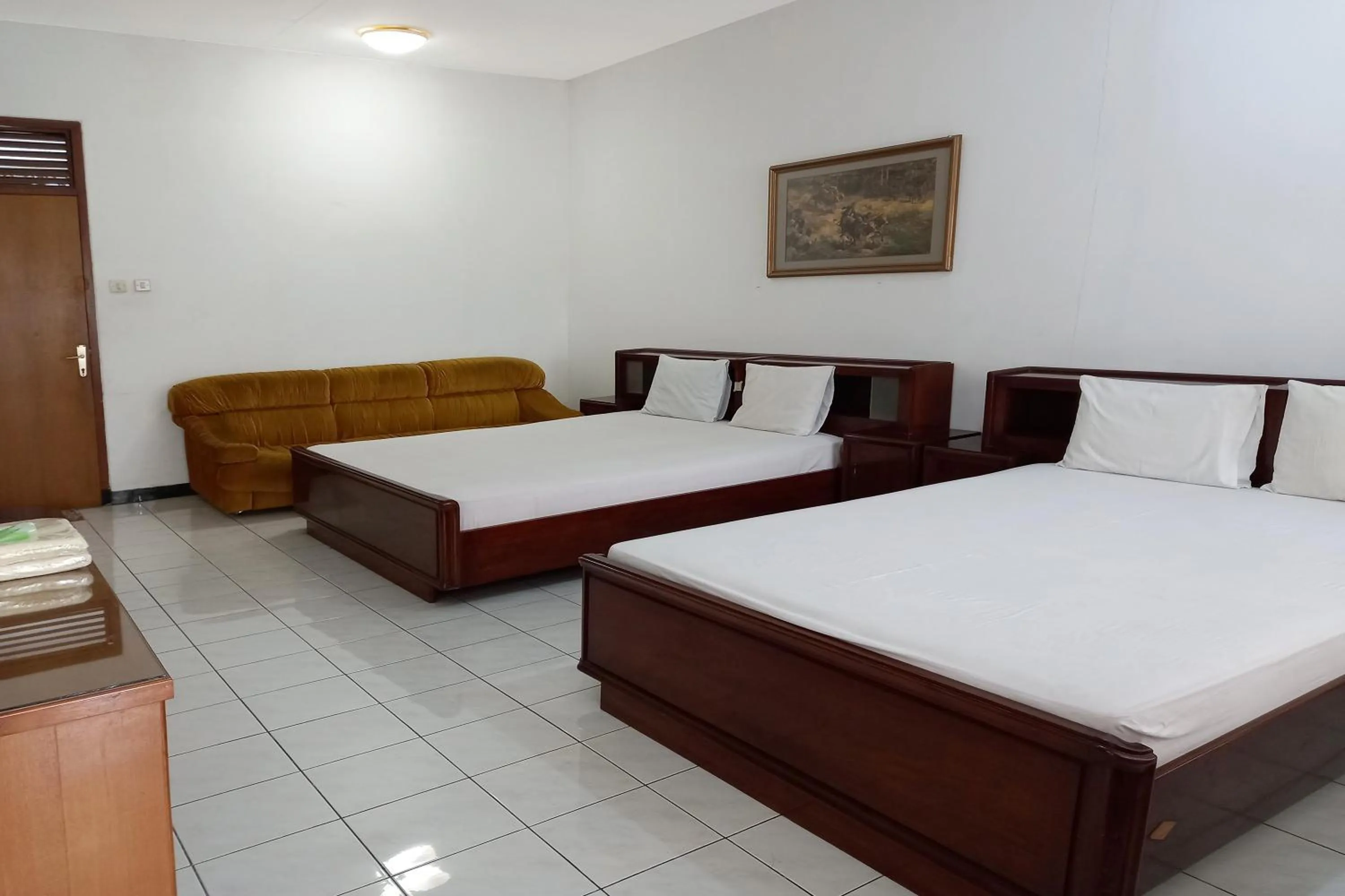Family Double Room in Vanda Villa Batu