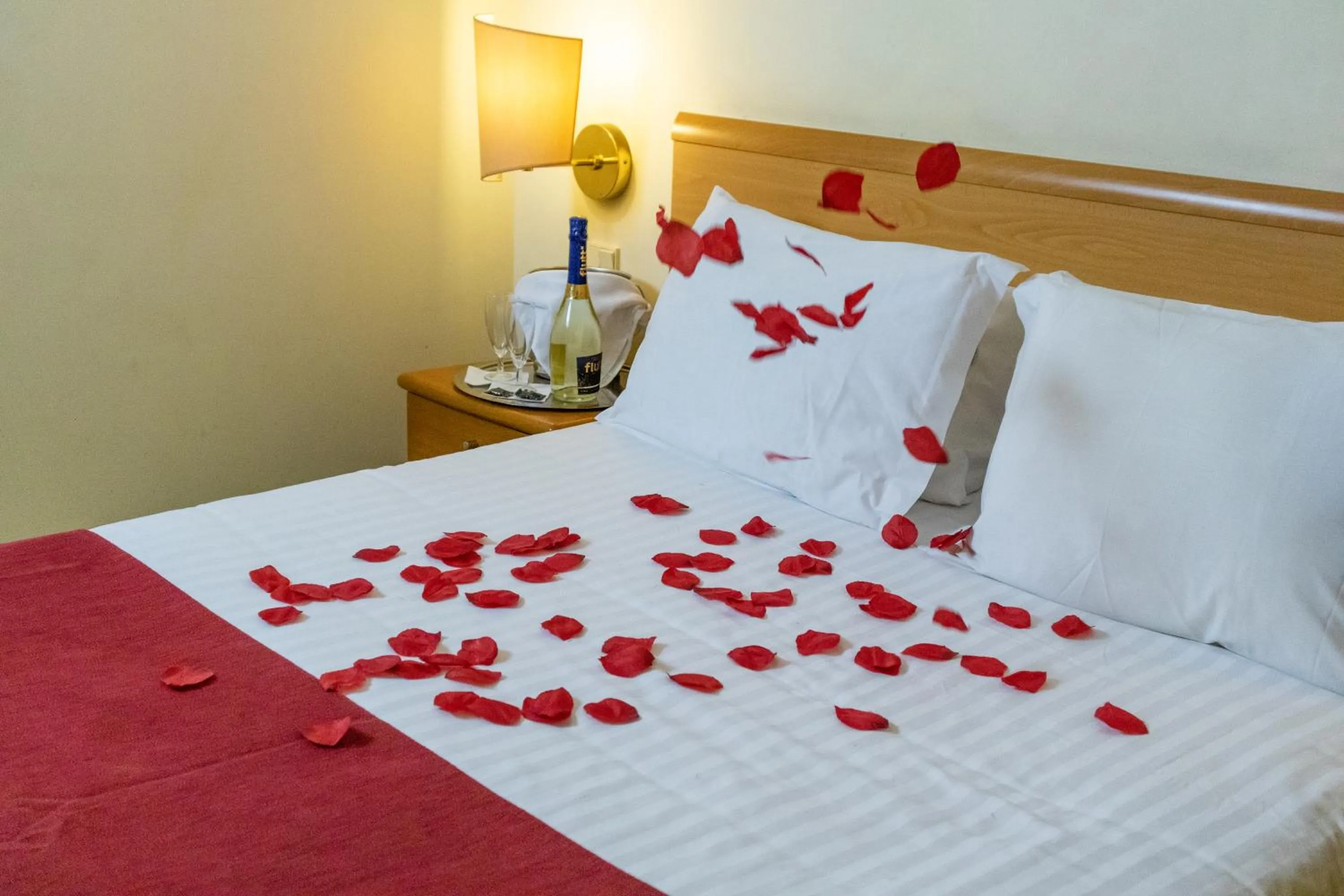  Double Room with Romantic Package in Flag Hotel Guimarães Fafe