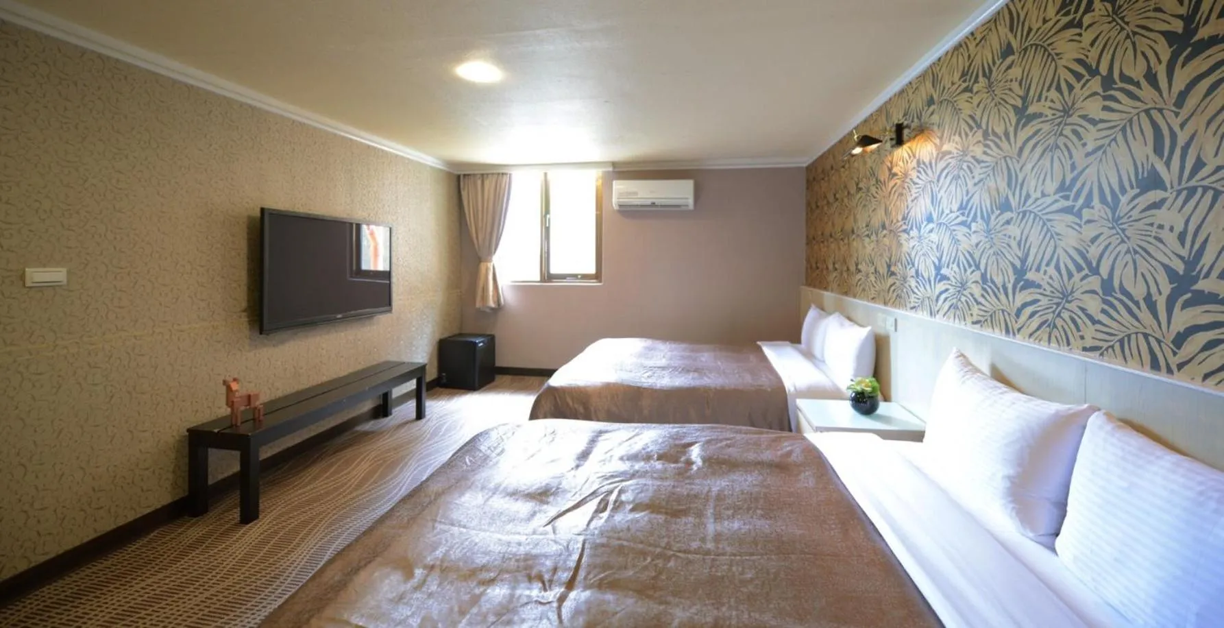 Deluxe Family Room in Ximen Hotel