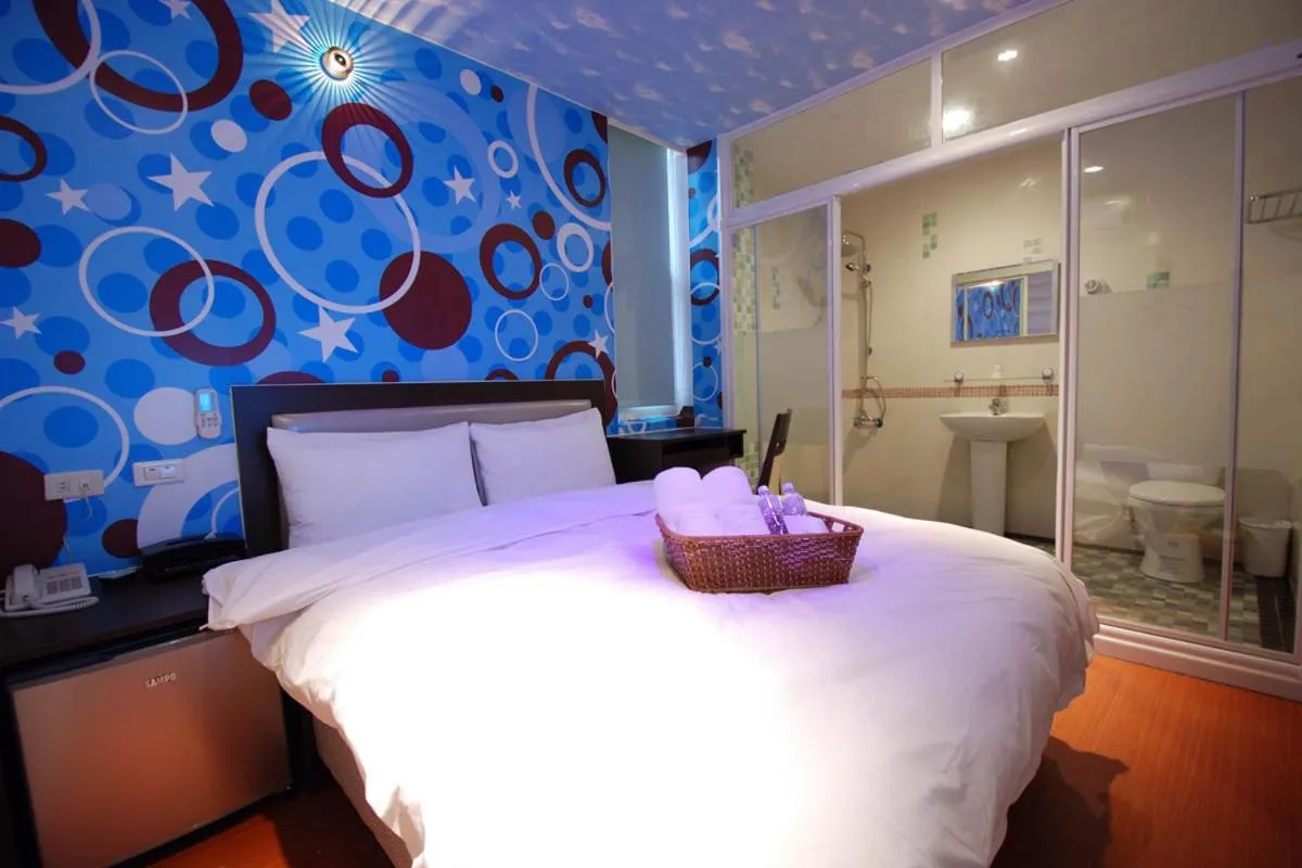 Double Room - single occupancy in Happiness Inn