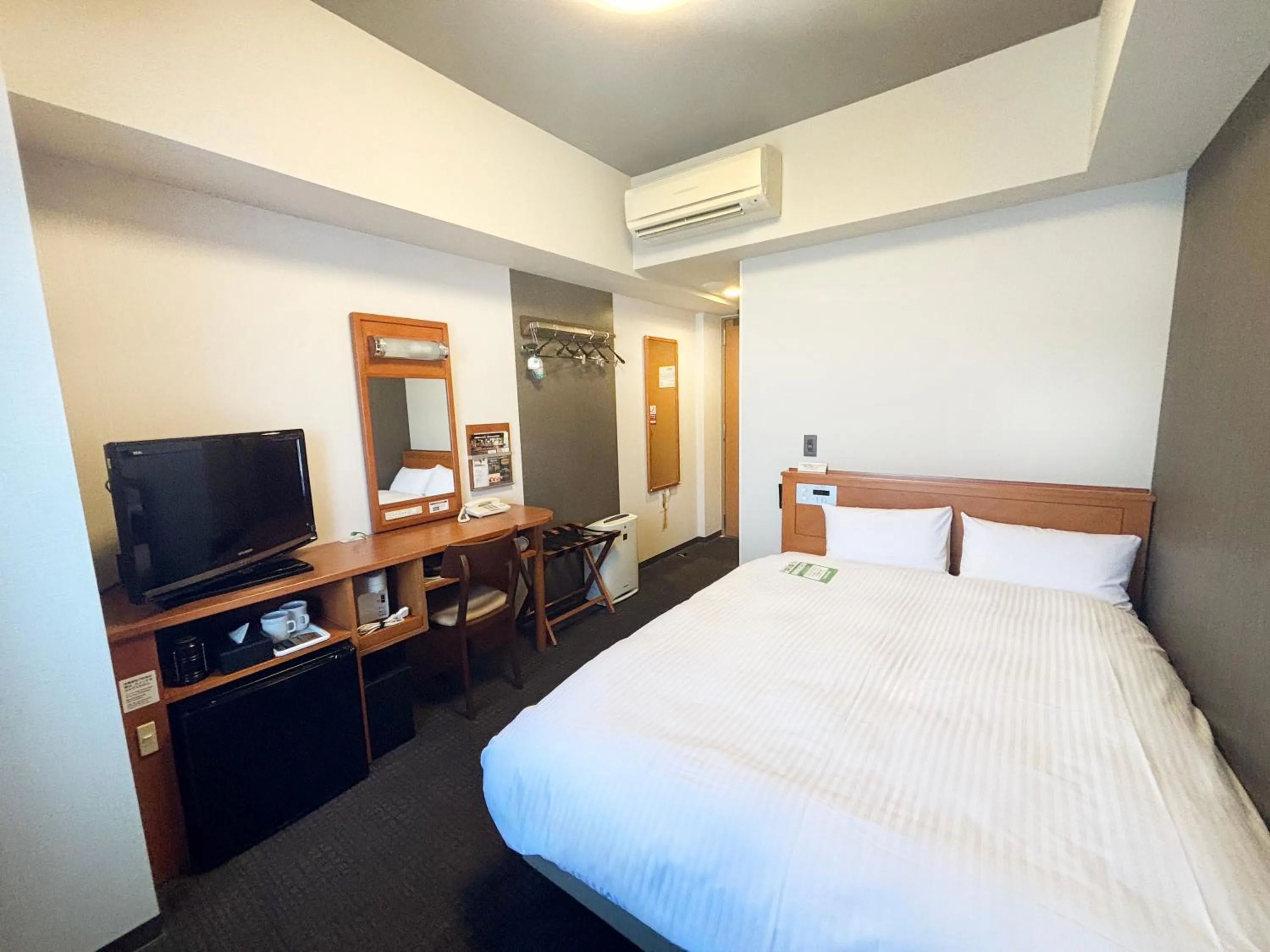 Semi Double Room - Non-Smoking  in Hotel Route-Inn Suzuka