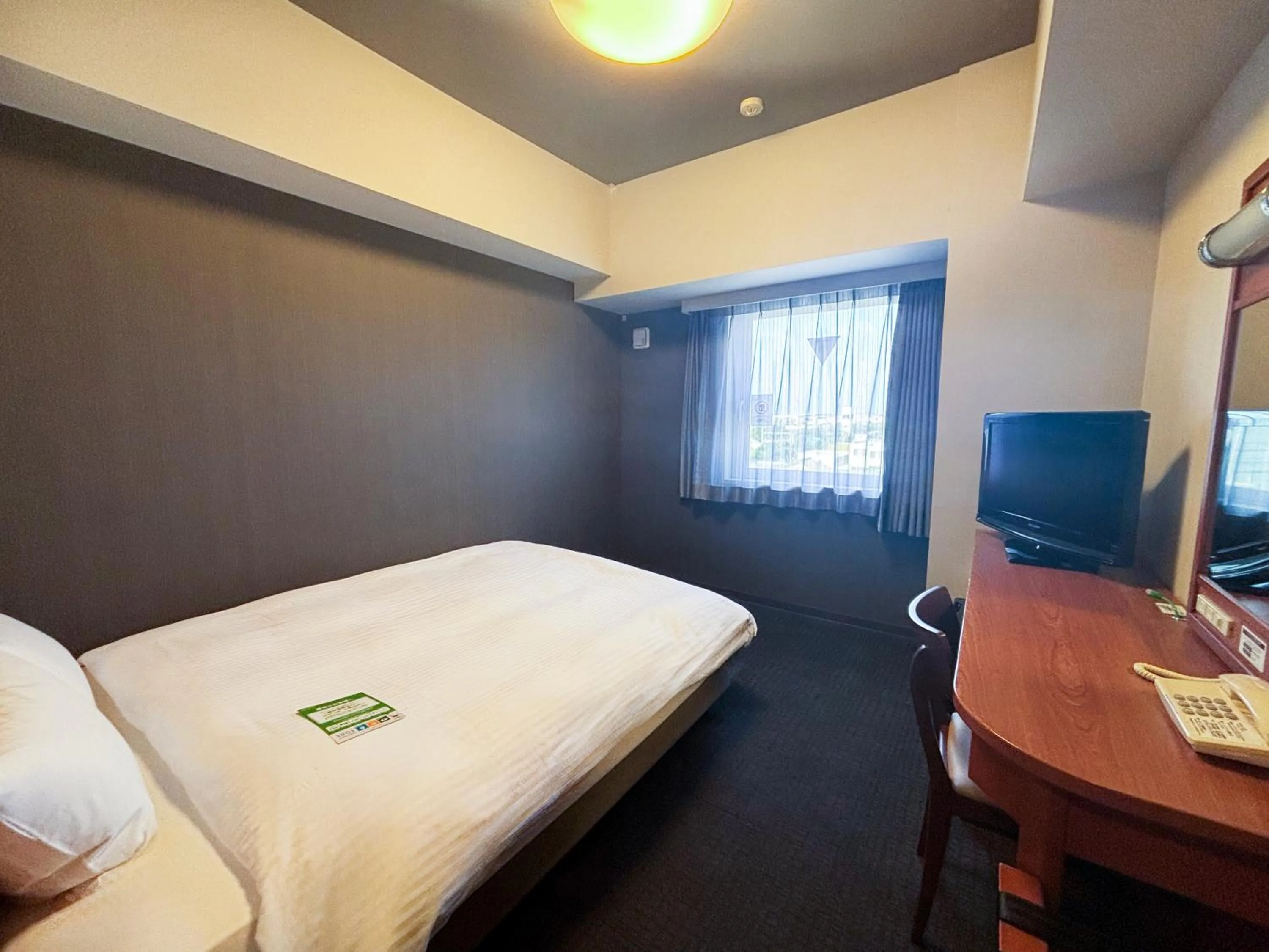 Semi Double Room - Smoking  in Hotel Route-Inn Suzuka