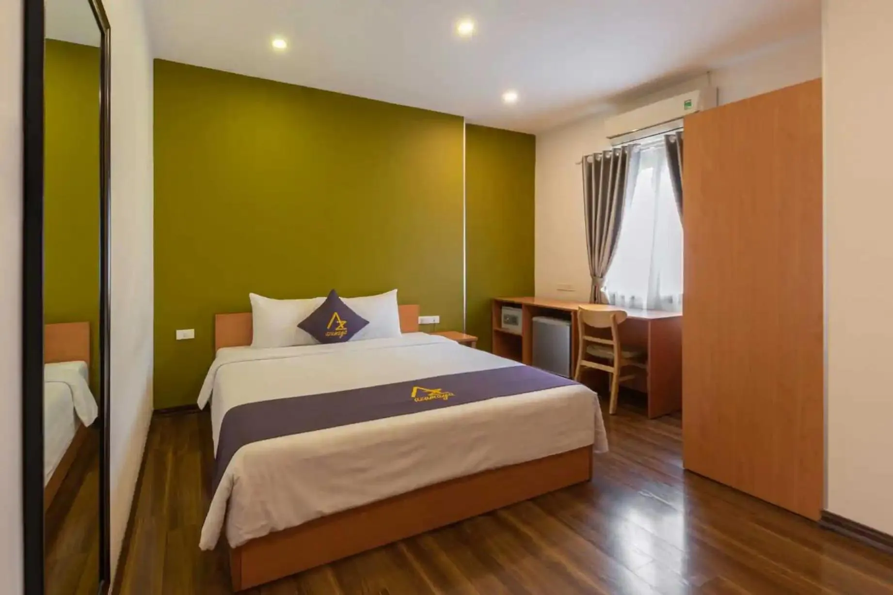 Large Double Room in Hotel Azumaya Linh Lang