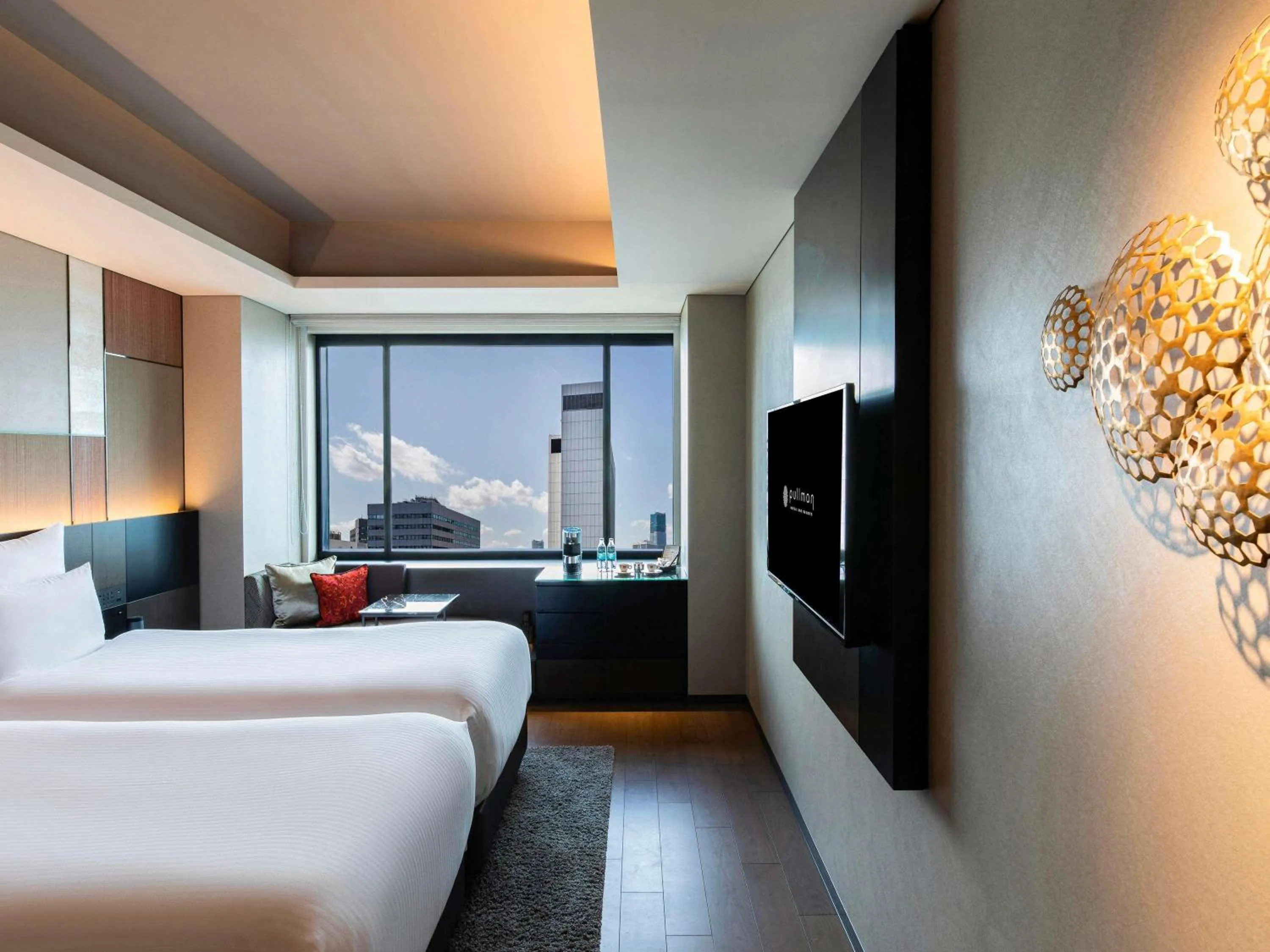 Superior Executive Twin Room with Lounge Access in Pullman Tokyo Tamachi