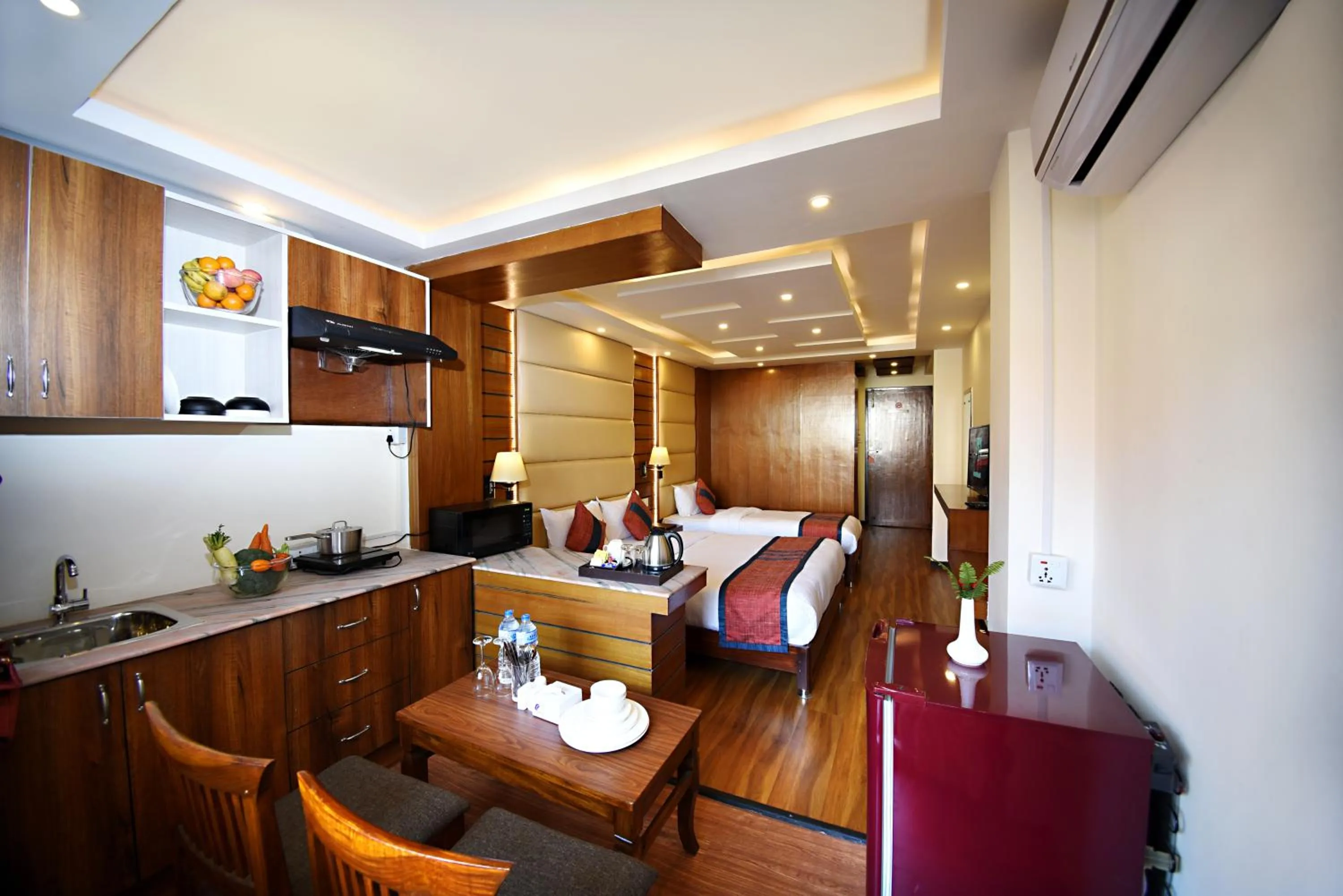 Apartment with Balcony - Complimentary Airport Pick up or Drop in Hotel Jampa