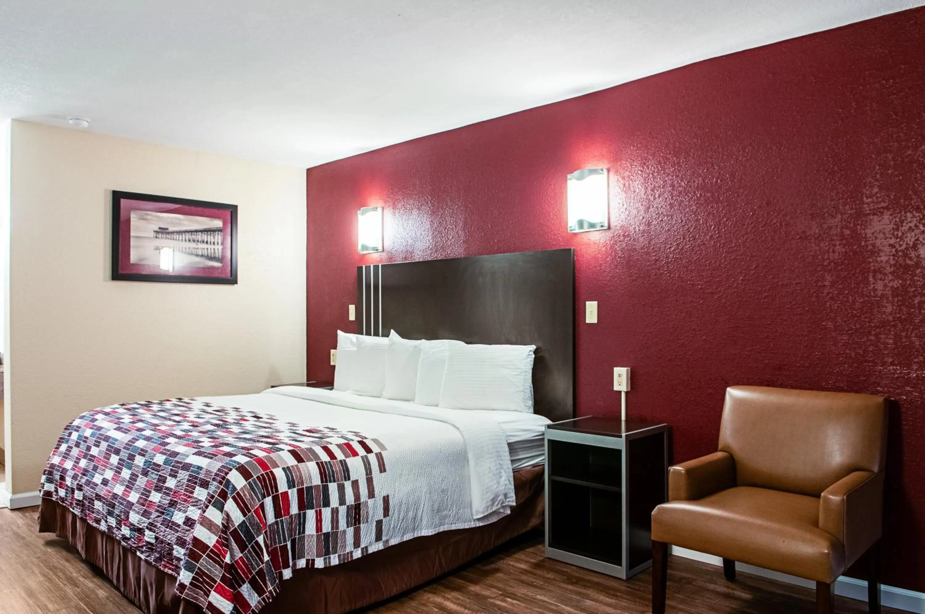 Deluxe King Room Non-Smoking in Red Roof Inn Slidell