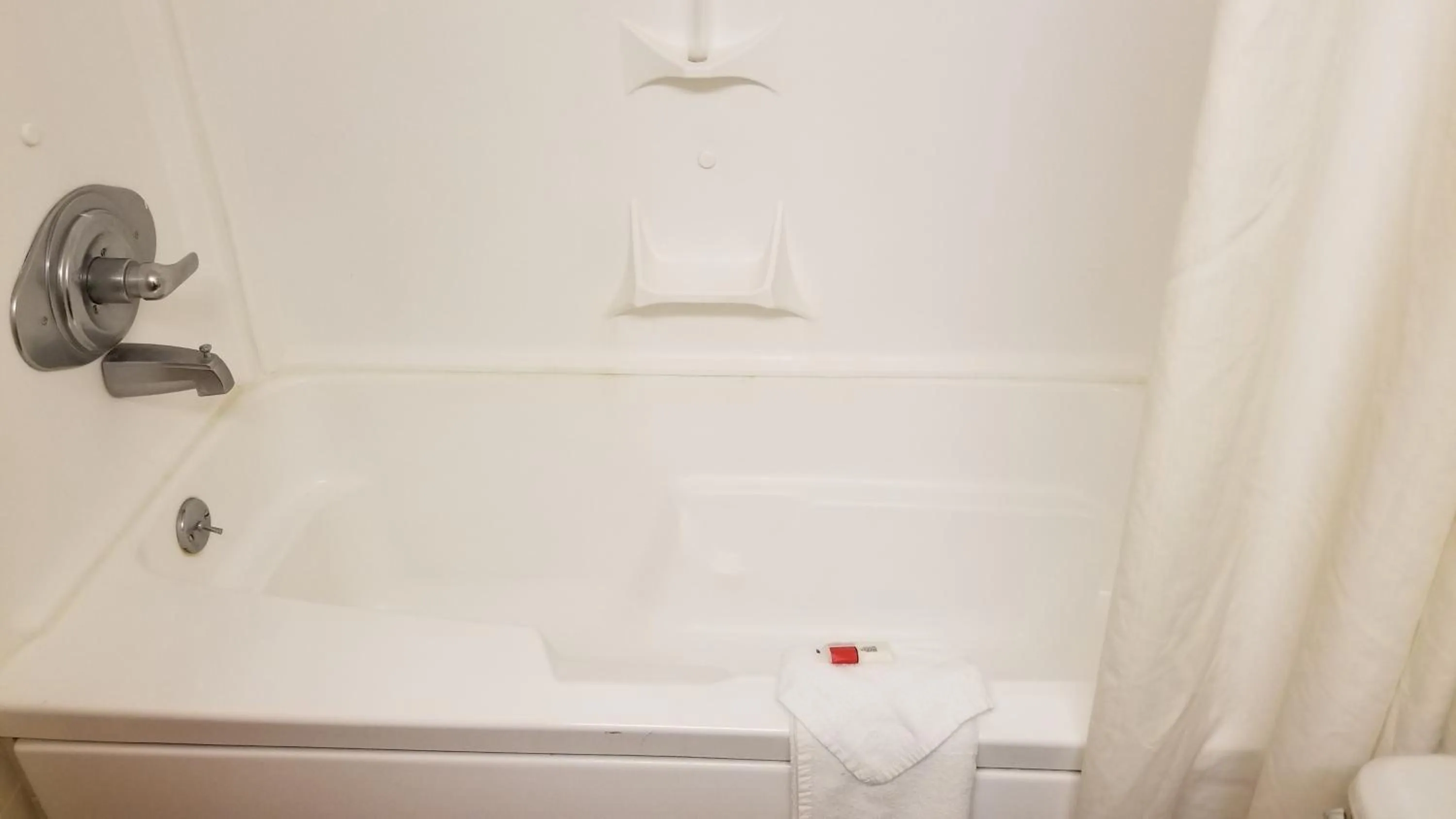 Deluxe King Room - Smoking in Howard Johnson by Wyndham Williamsburg