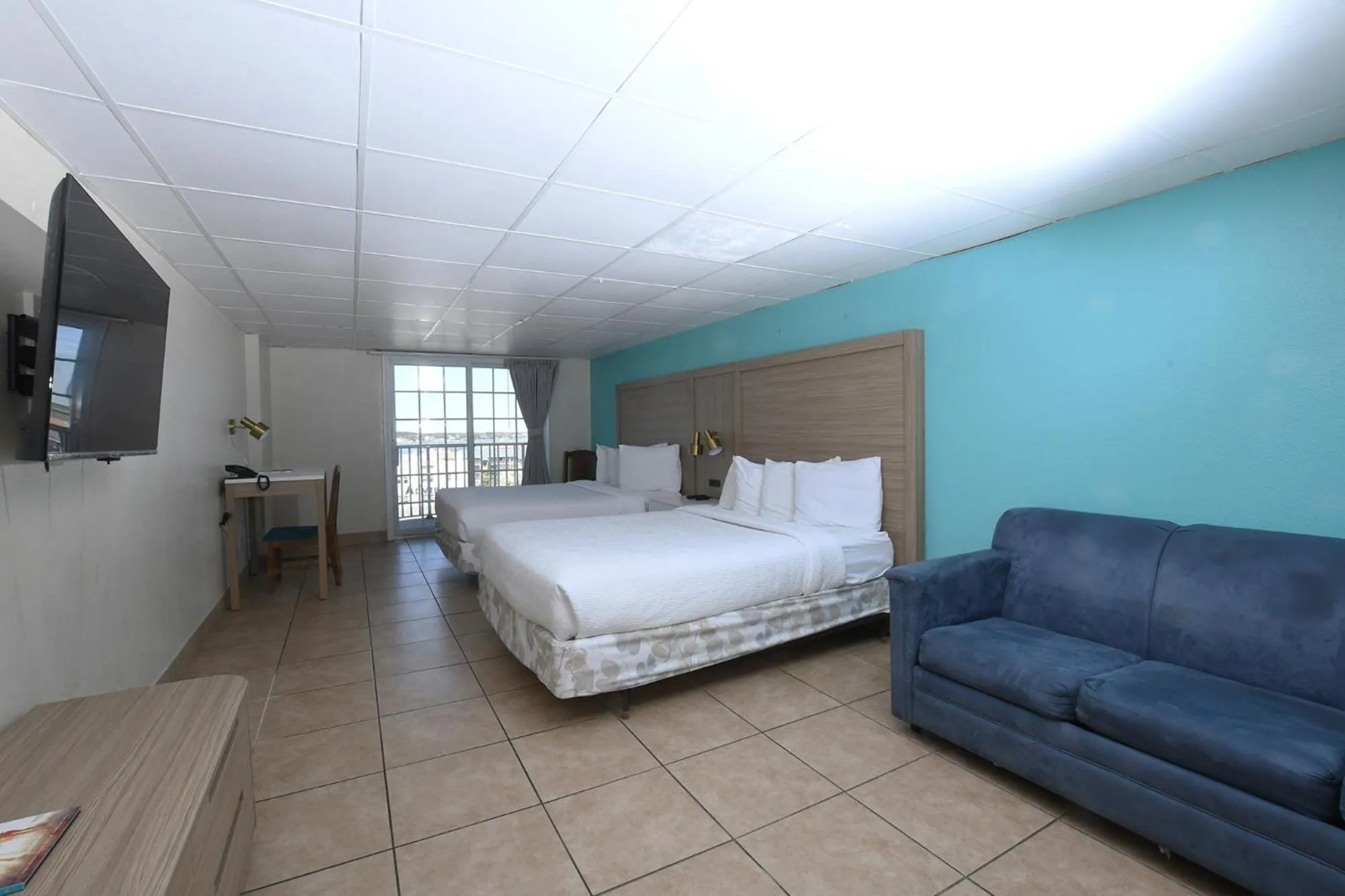 Paradise Suite in Paradise Plaza Inn