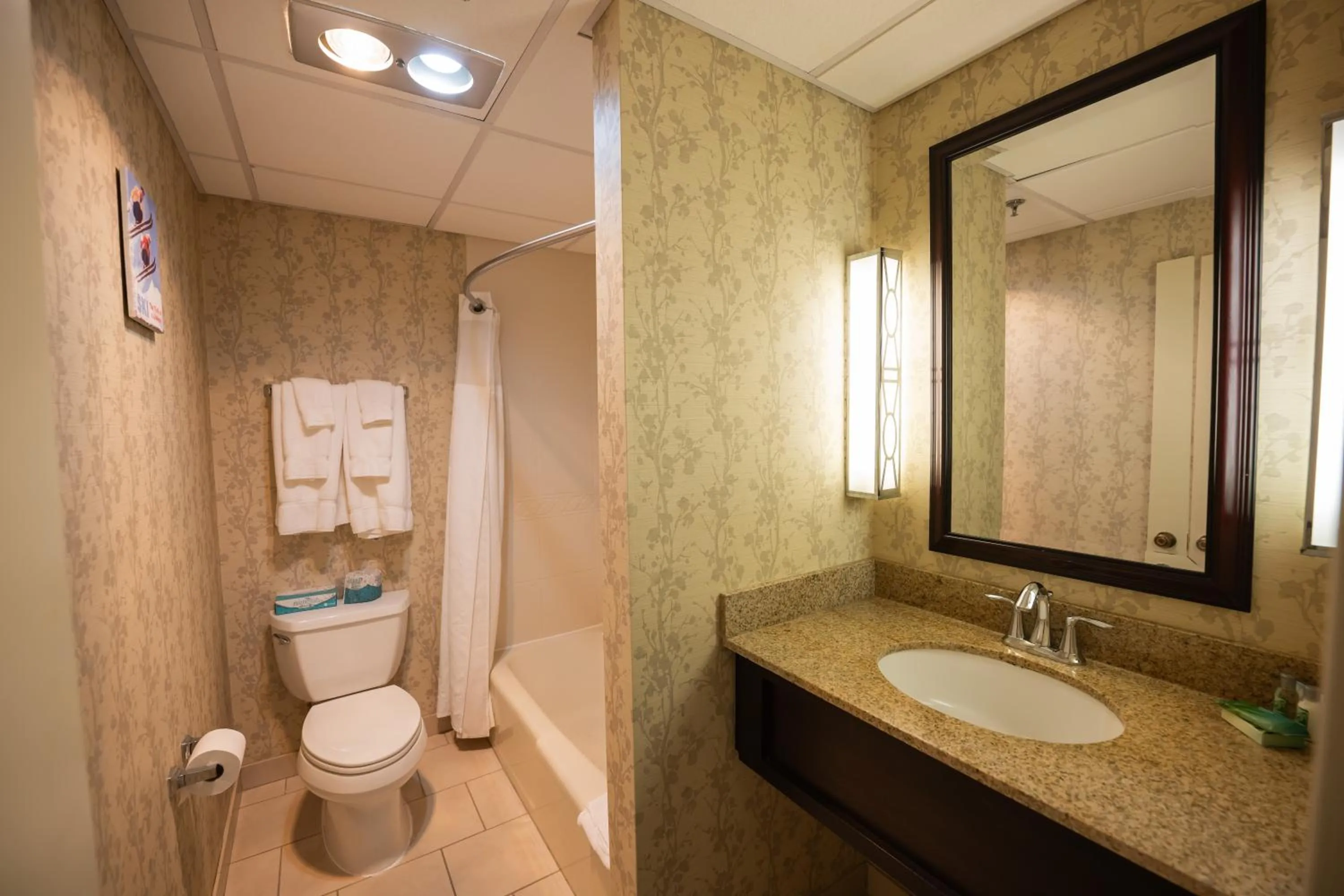 Deluxe King Room - Non-Smoking in Peek'n Peak Resort Trademark Collection by Wyndham