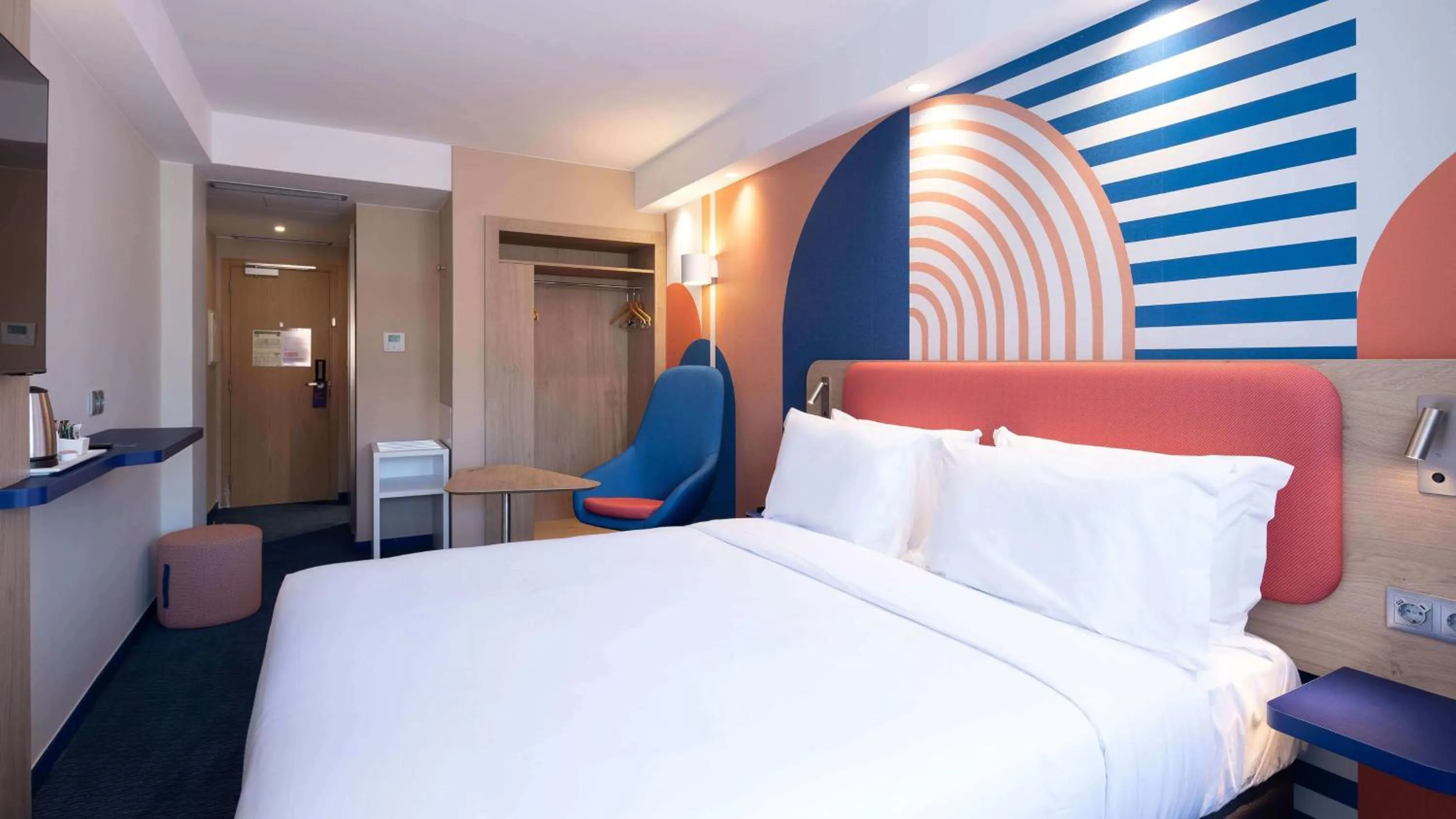 Standard Queen Room with Balcony in Holiday Inn Express & Suites Lisbon - Príncipe Real by IHG
